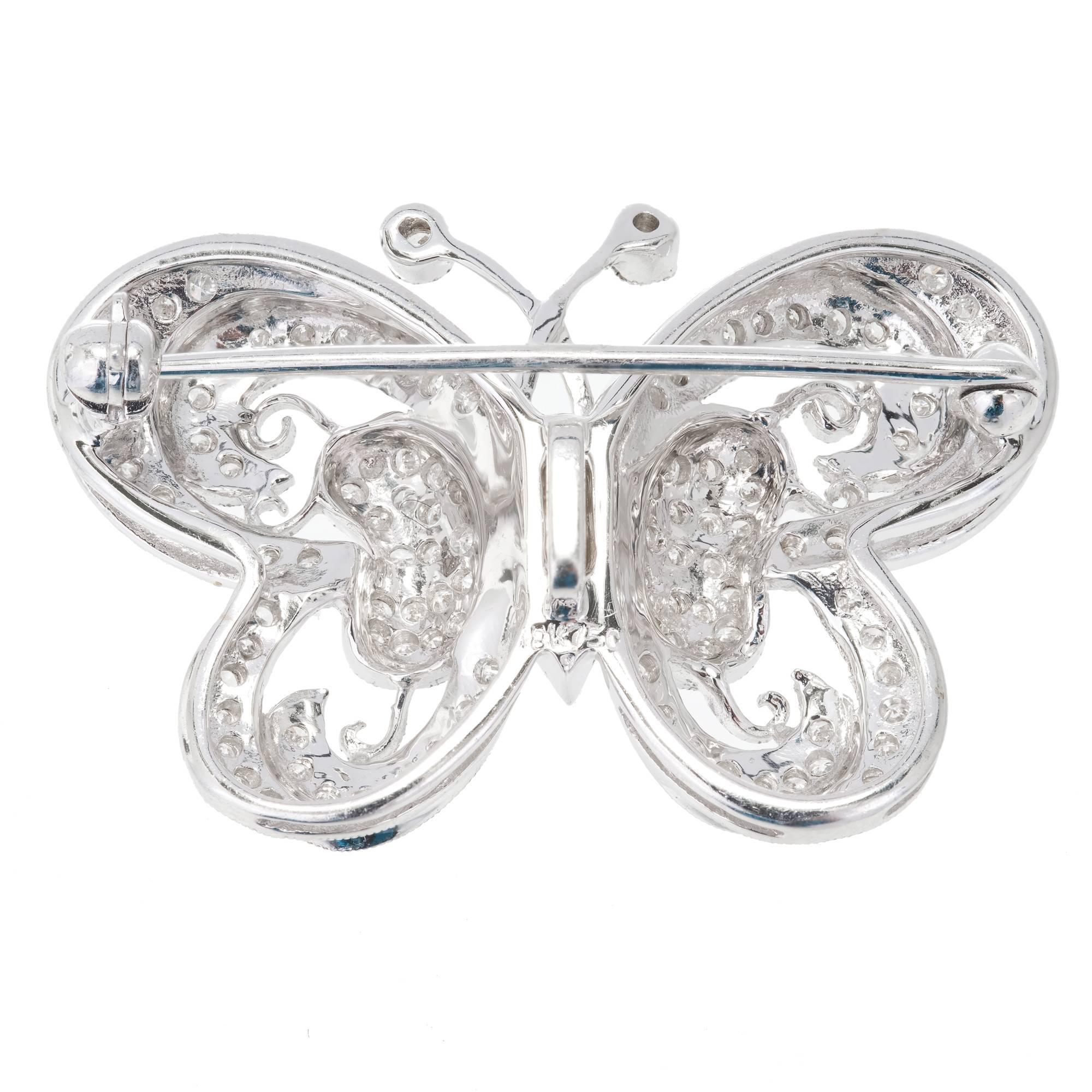 1.00 Carat Pave Diamond Gold Butterfly Brooche In Good Condition For Sale In Stamford, CT