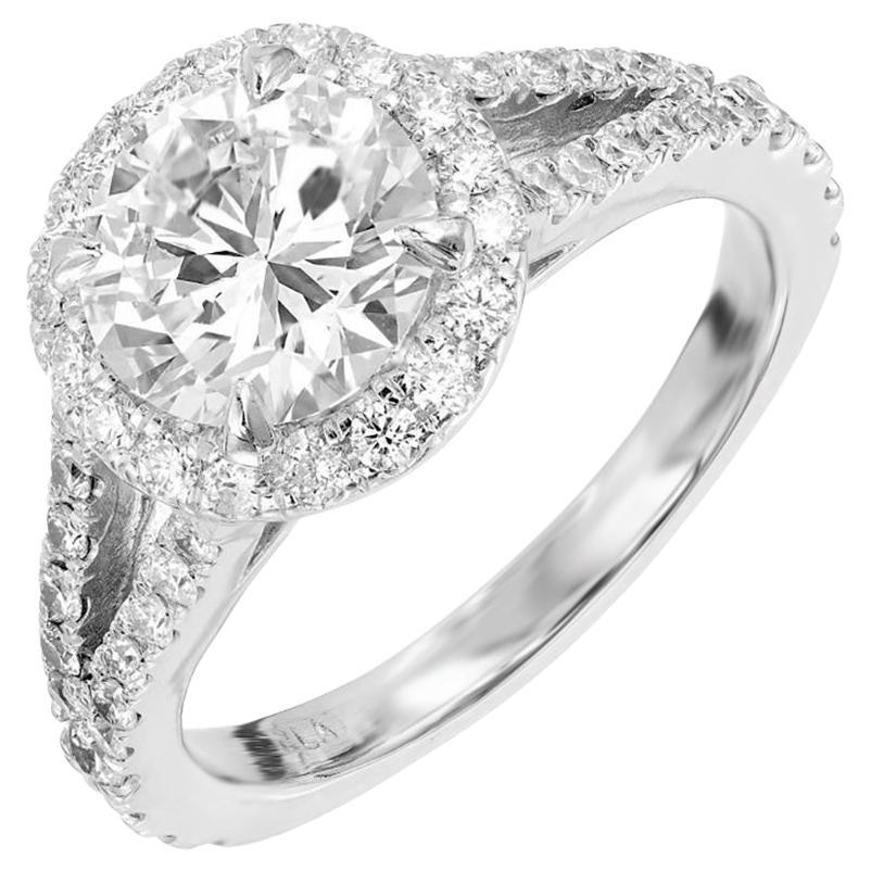 Peter Suchy Bague de fiançailles en platine à tige fendue avec halo de diamants ronds de 1,55 carat