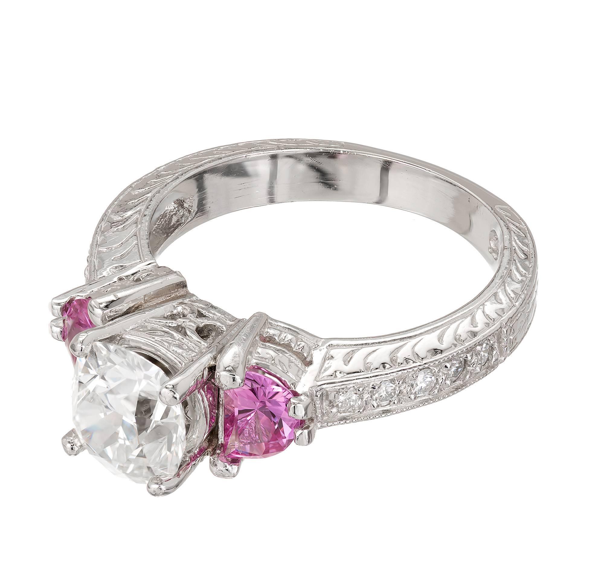 Taille coussin Peter Suchy Bague de fiançailles en platine avec diamant de 1,55 carat et saphir rose en vente