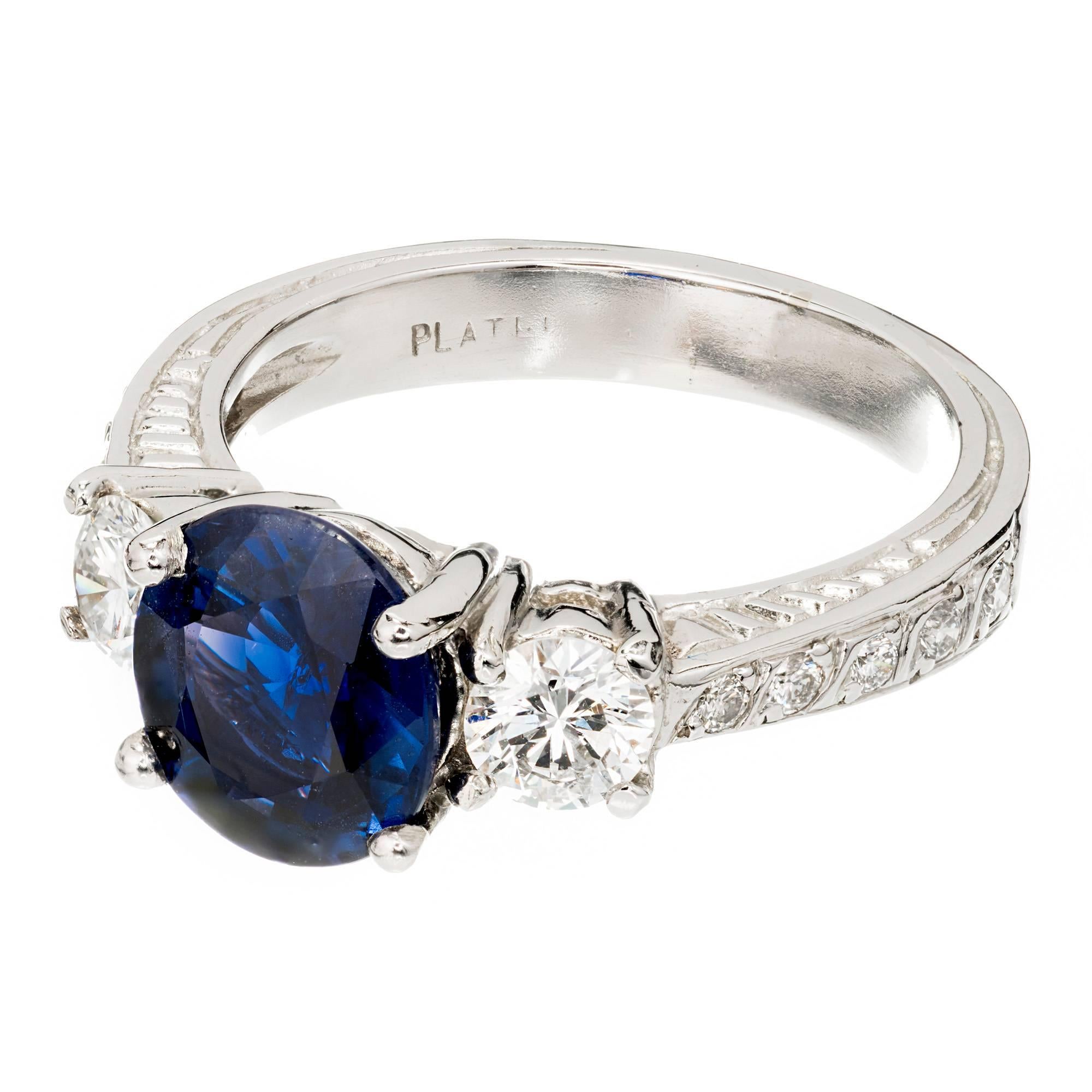 Verlobungsring aus Platin mit 2,48 Karat blauem natürlichem Saphir und Diamant von Peter Suchy (Ovalschliff) im Angebot
