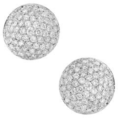 Boucles d'oreilles en or avec dôme en grappe de diamants de 3,56 carats