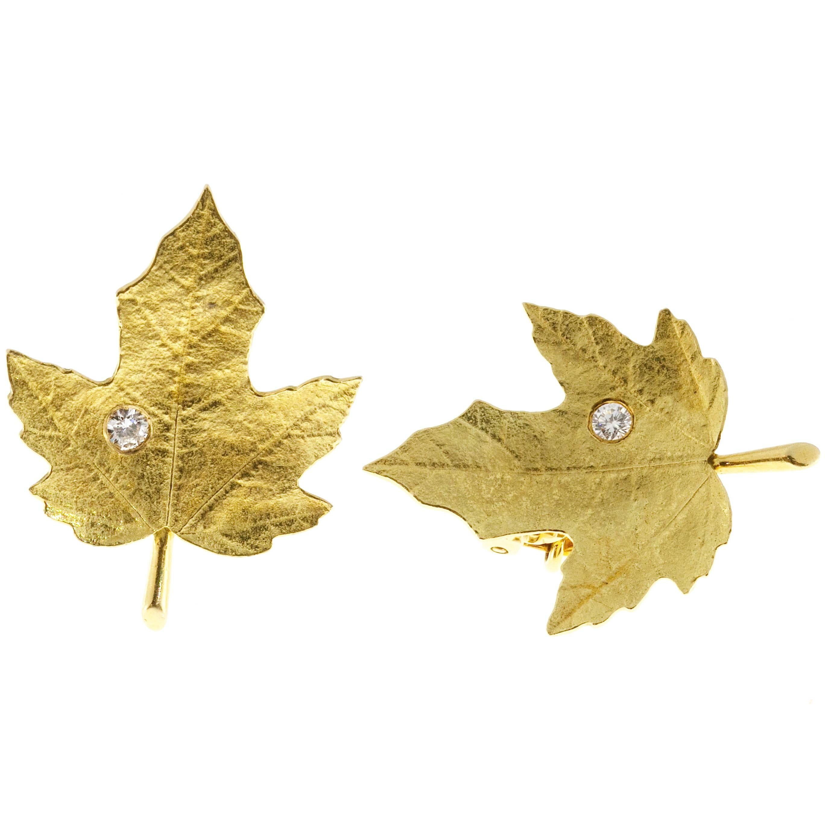 gold maple leaf earrings