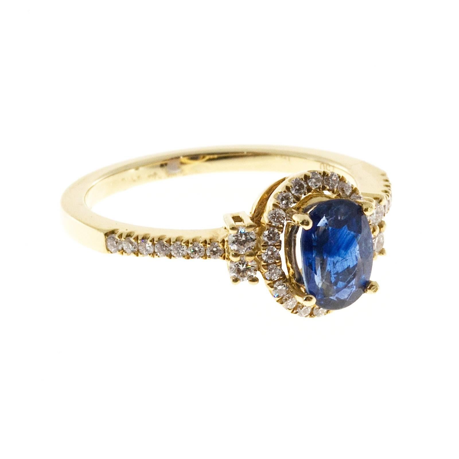 Bright Oval Sapphire Diamond Halo Gold Engagement Ring In Good Condition In Stamford, CT