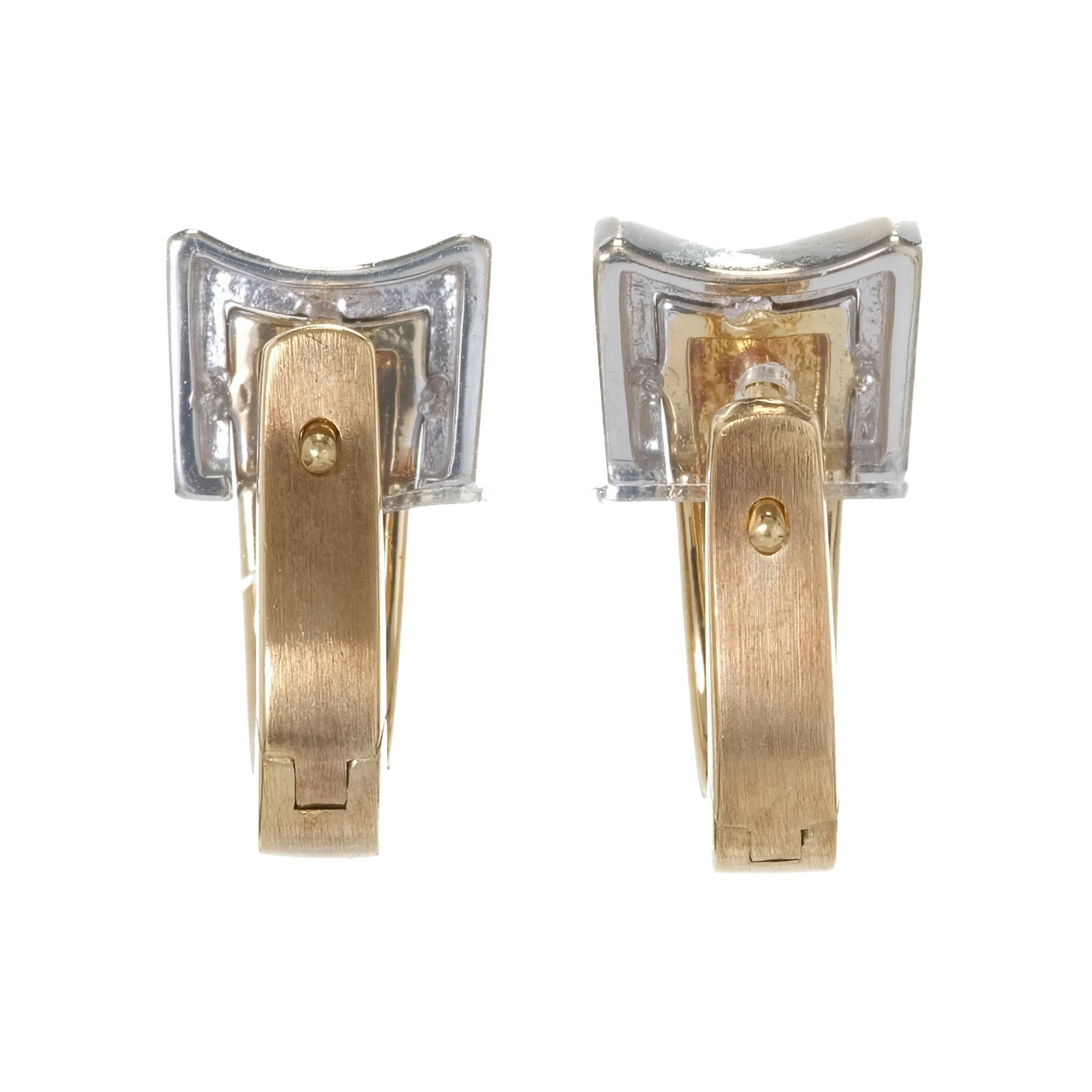 .34 Carat Diamond Gold Ribbon Style Hinge Huggie Earrings In Good Condition In Stamford, CT