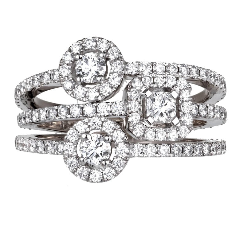 Hearts on Fire 2.02 Carat Repertoire Select Dream ThreeDiamond Gold Ring For Sale (Free