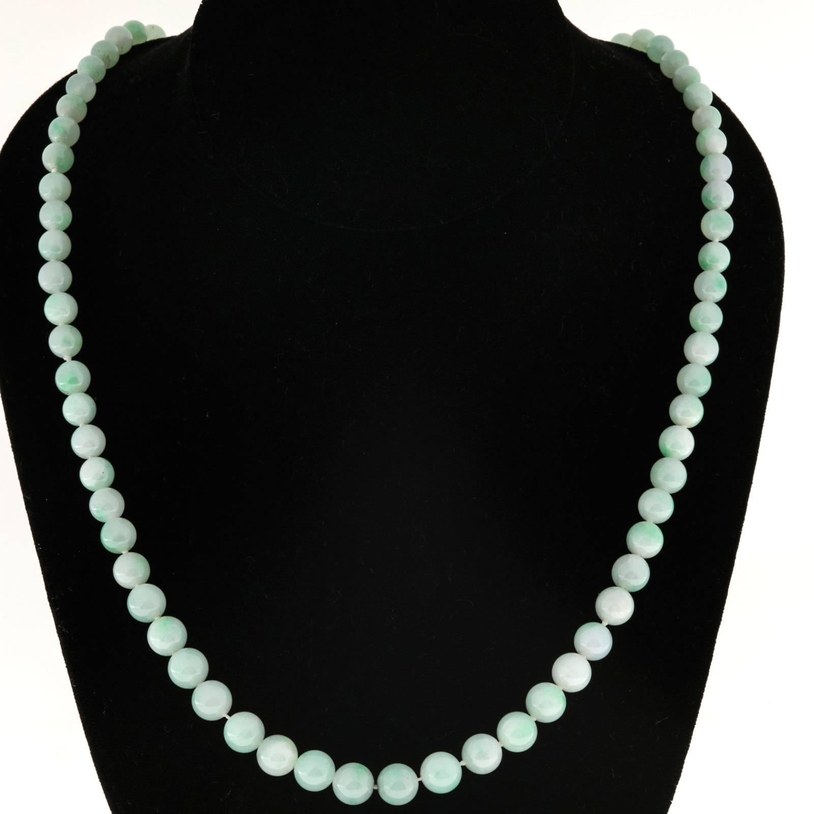 Untreated Light Green Jadeite Jade Yellow Gold Necklace 1