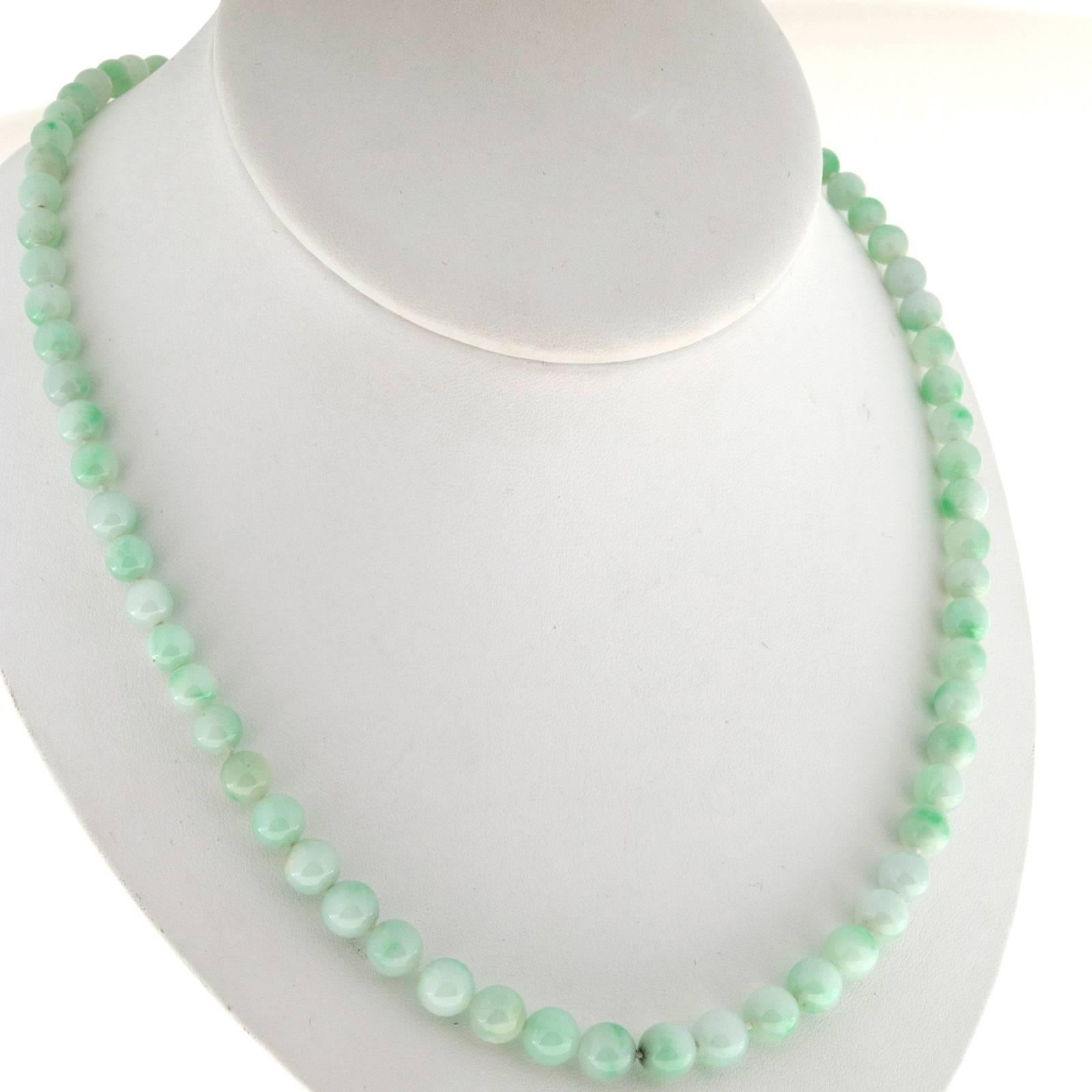 Untreated Light Green Jadeite Jade Yellow Gold Necklace 2