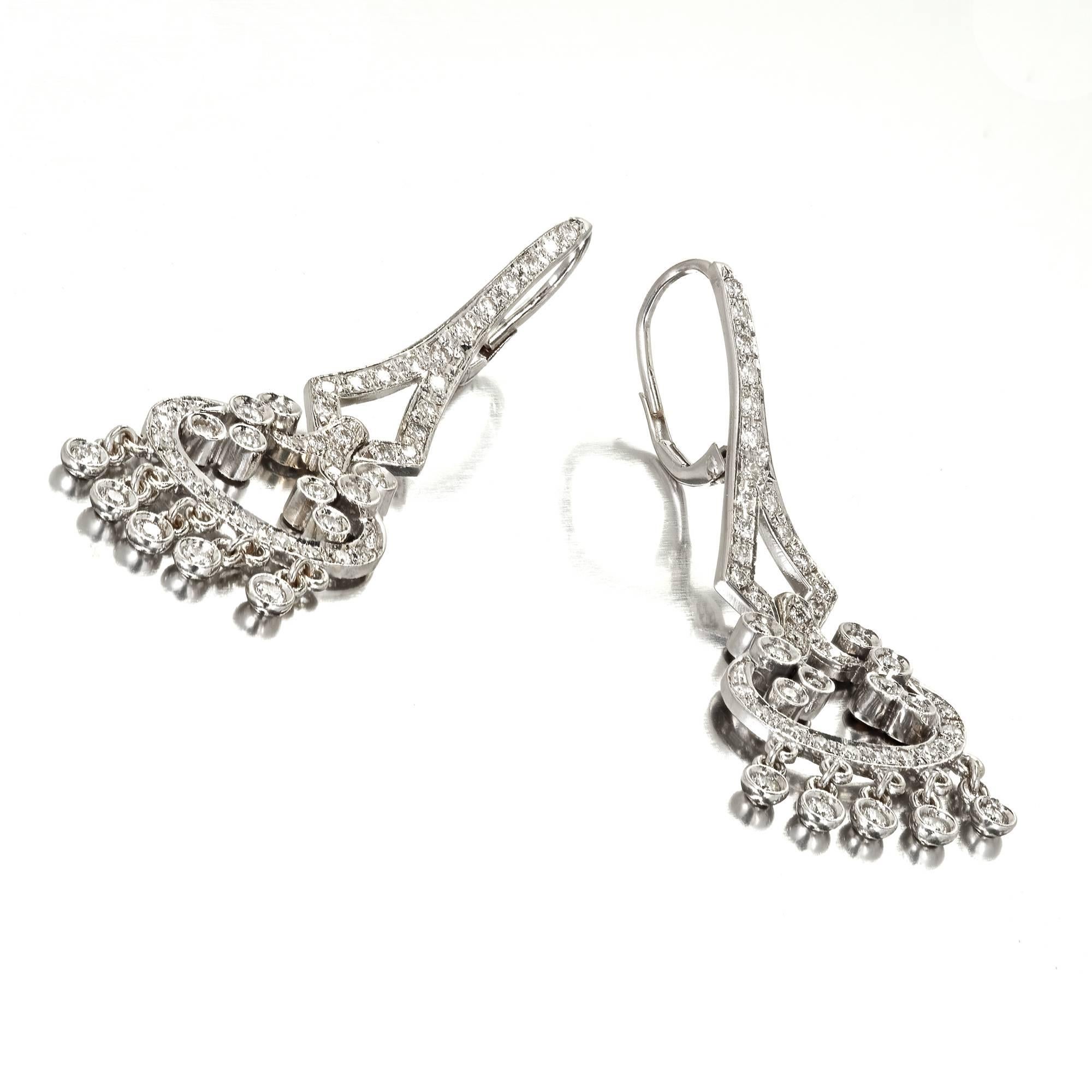 1.73 Carat Diamond Gold Flexible Dangle Chandelier Earrings In Good Condition In Stamford, CT