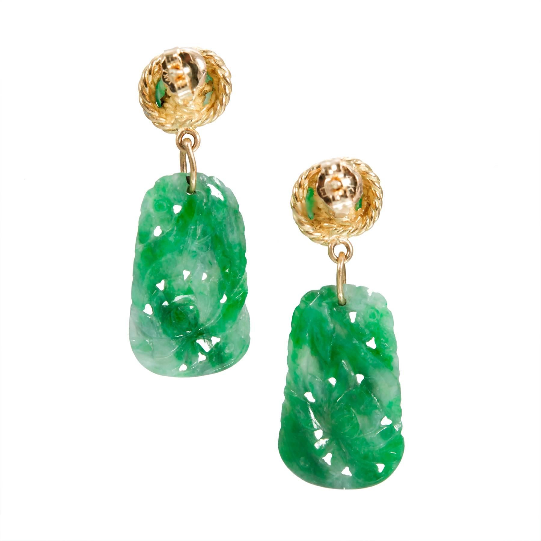 Jadeite Jade Mottled Green Gold Dangle Earrings In Good Condition In Stamford, CT