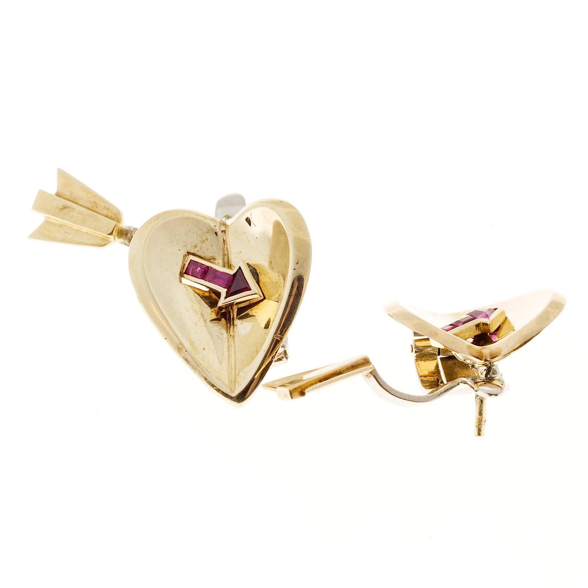 Red Ruby Arrow Gold Heart Earrings In Good Condition In Stamford, CT