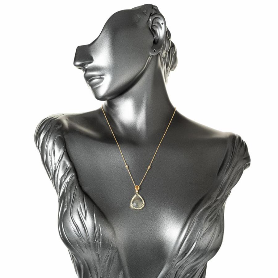 Collier pendentif en or avec diamant gris et saphir de 4,62 carats en forme de poire Excellent état - En vente à Stamford, CT