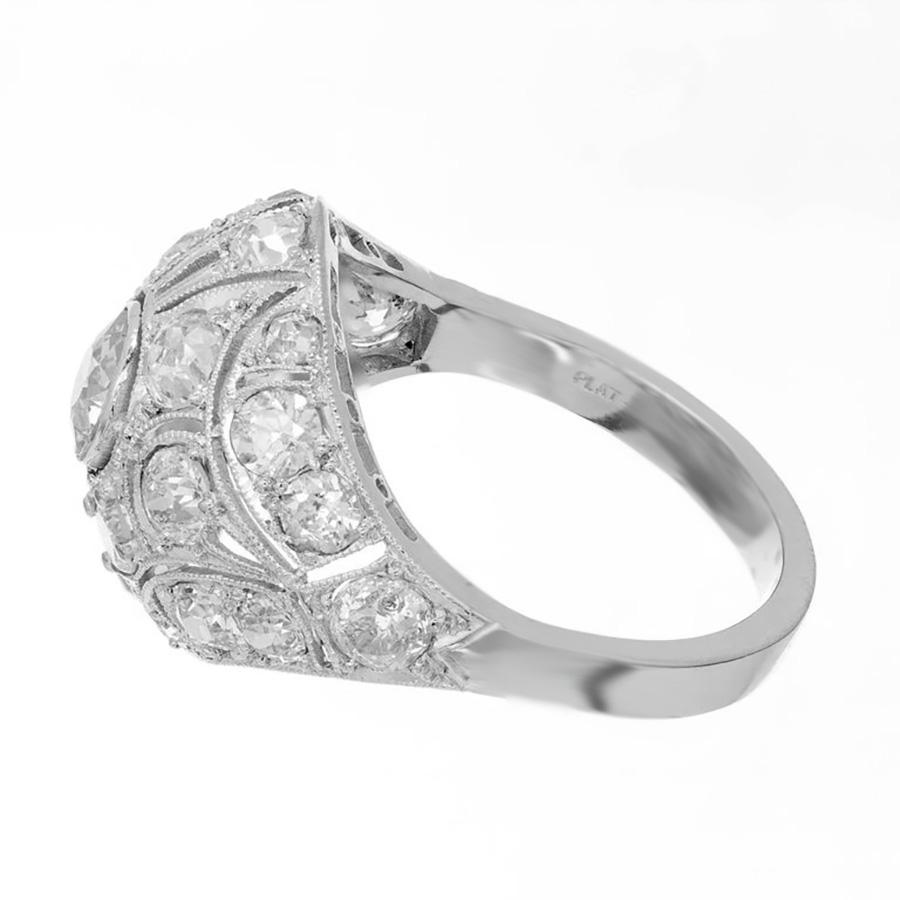 Taglio rotondo Anello di fidanzamento con diamante a cupola forata in platino in vendita