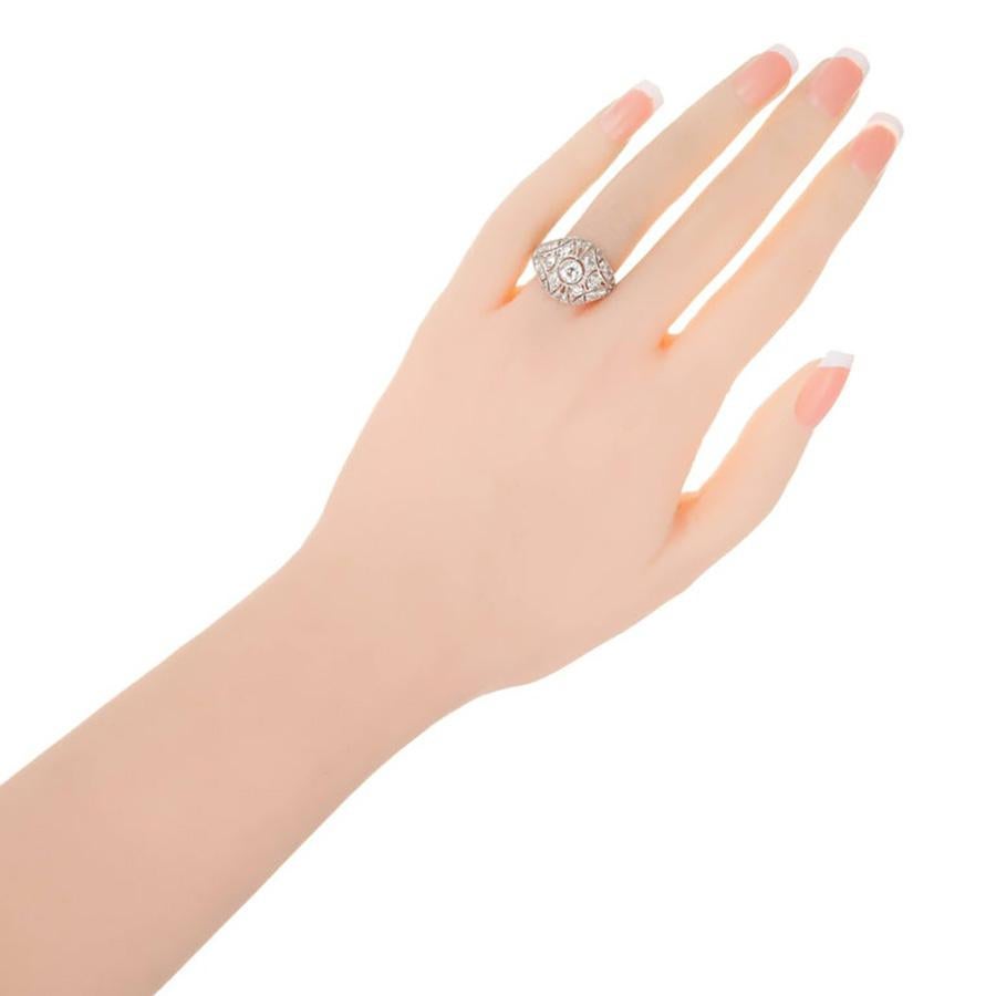 Anello di fidanzamento con diamante a cupola forata in platino in vendita 2