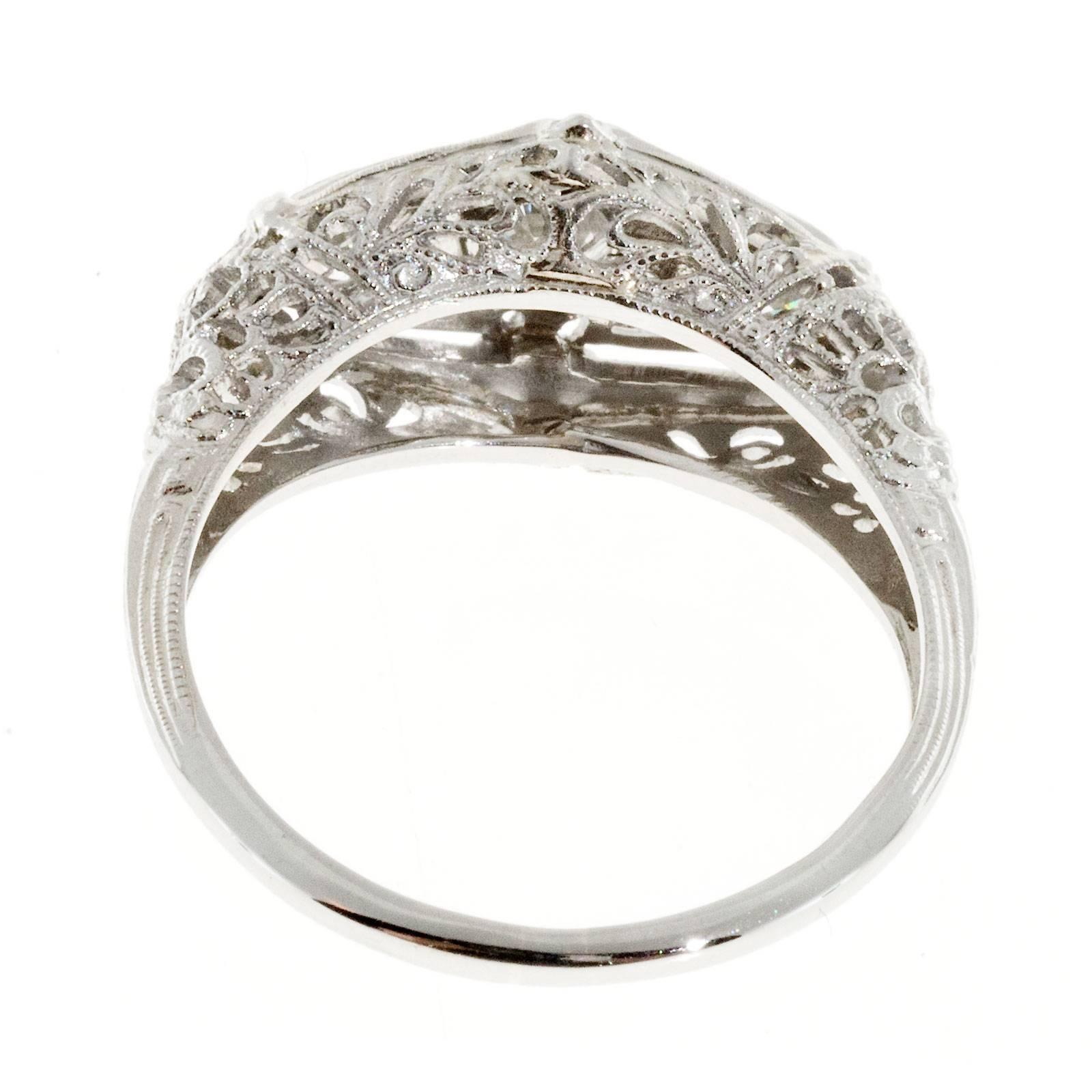 Art Deco Diamond Three-Stone Filigree Platinum Gold Engagement Ring In Good Condition In Stamford, CT