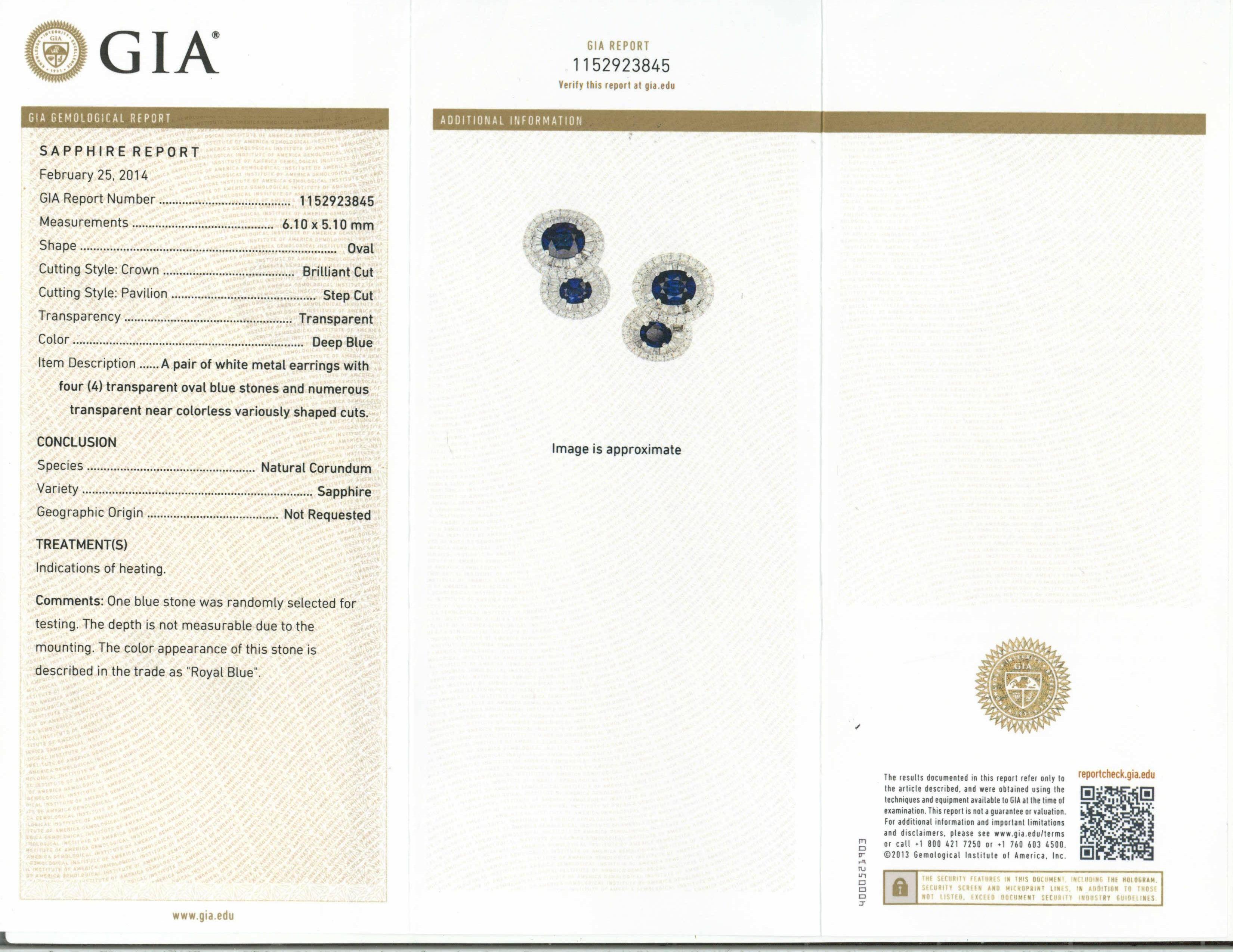 Goldohrringe mit GIA-zertifiziertem 2,73 Karat königsblauem Saphir und Diamant-Halo im Zustand „Hervorragend“ im Angebot in Stamford, CT