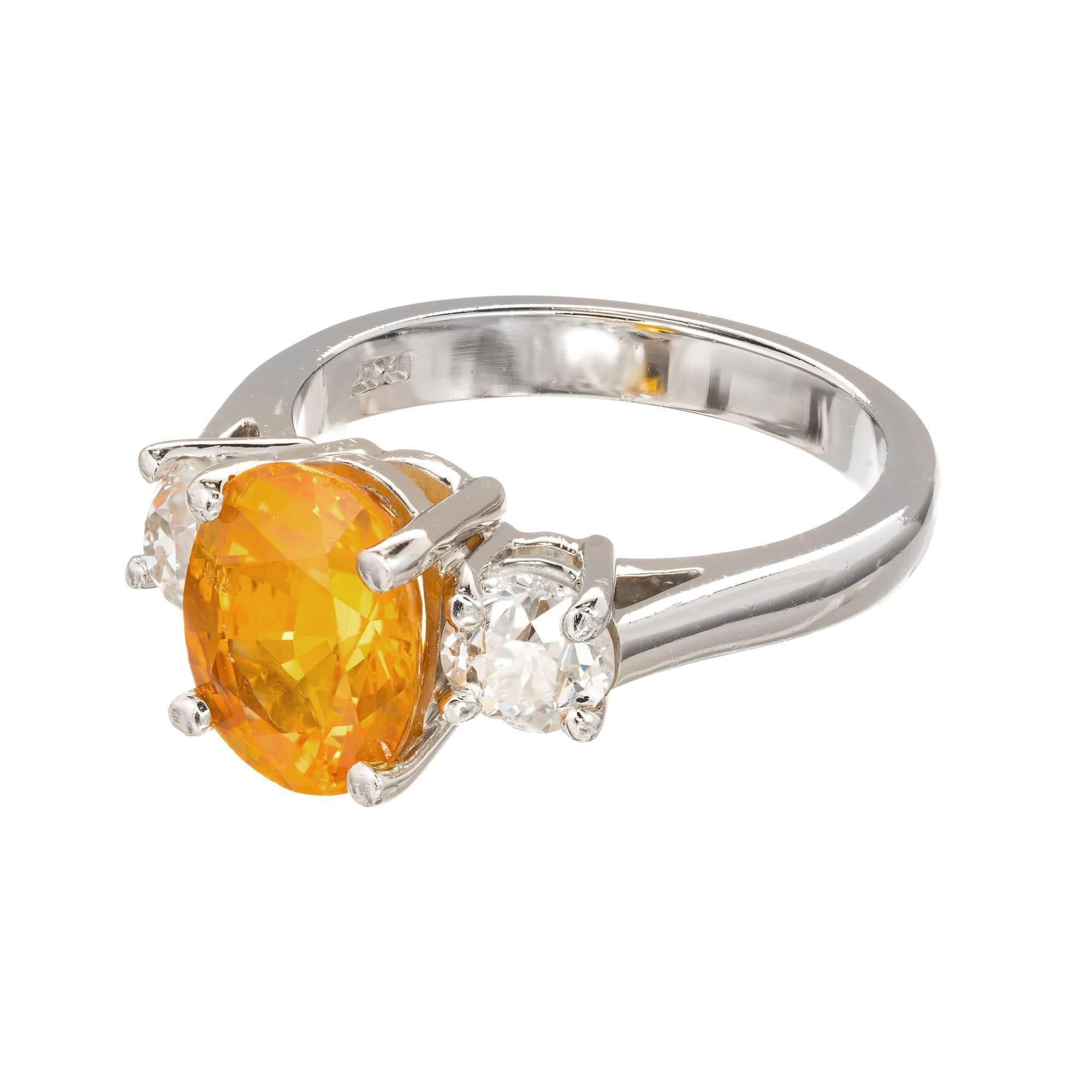 Bague de fiançailles Peter Suchy en platine avec saphir orange de 3,29 carats et diamants en vente 1