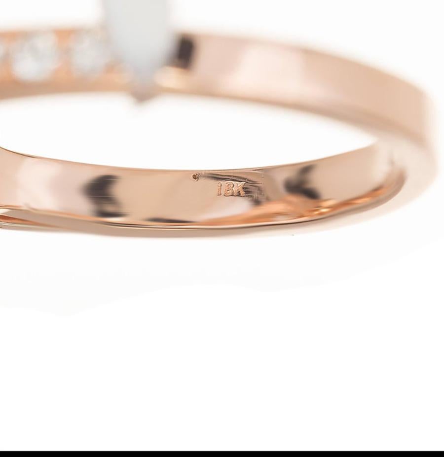Bague de fiançailles à trois pierres en or à triple halo de diamants de 1,03 carat de Peter Suchy en vente 1