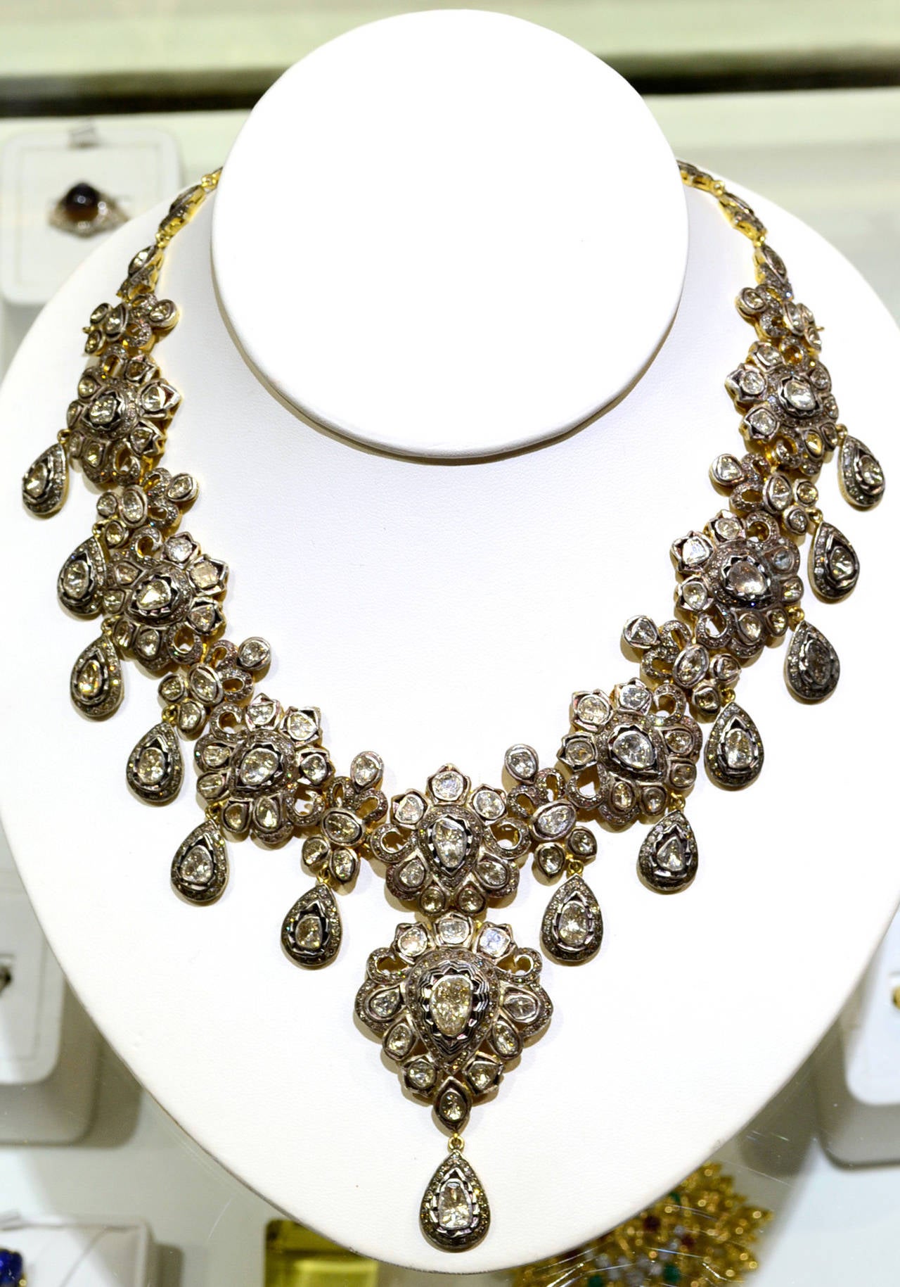 Women's Indian Rajasthani Diamond Necklace and Earrings For Sale