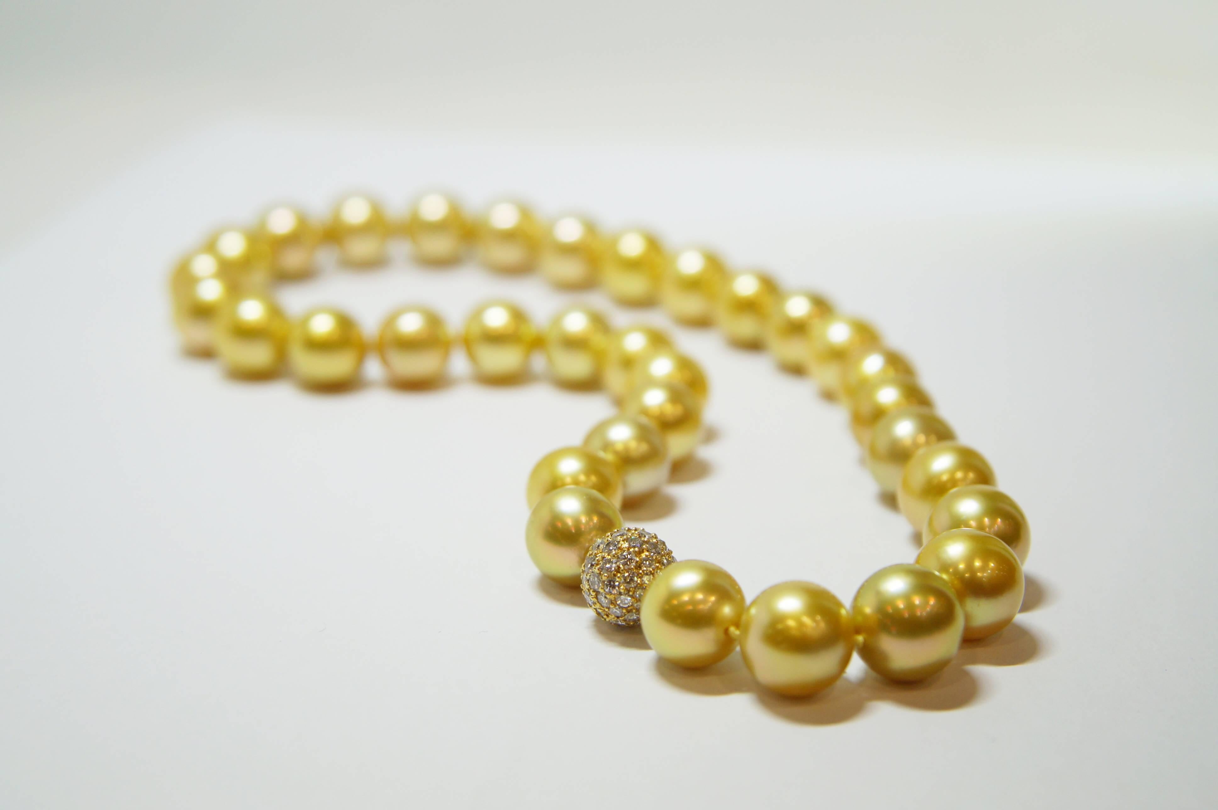 Golden South Sea Pearl Necklace In Excellent Condition For Sale In New York, NY