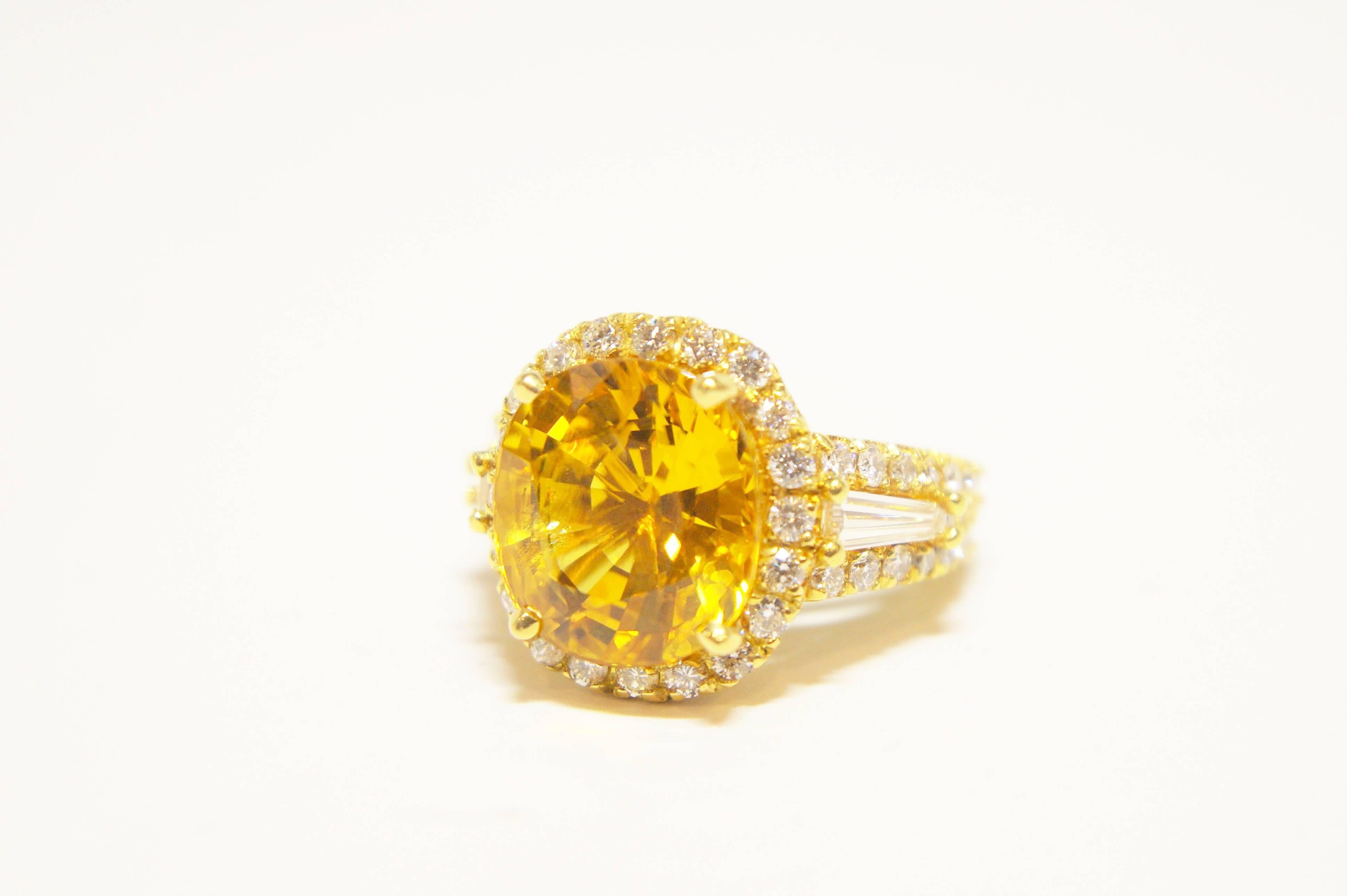 Contemporary Yellow Sapphire Evening Ring For Sale