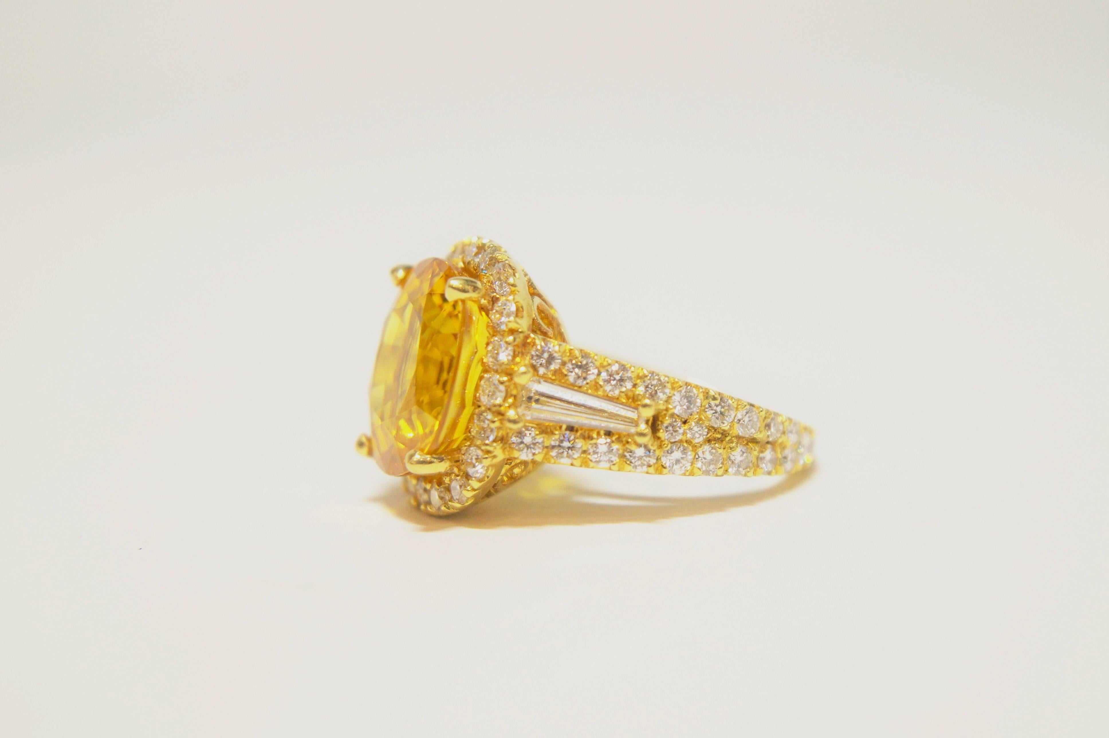 Yellow Sapphire Evening Ring In Excellent Condition For Sale In New York, NY
