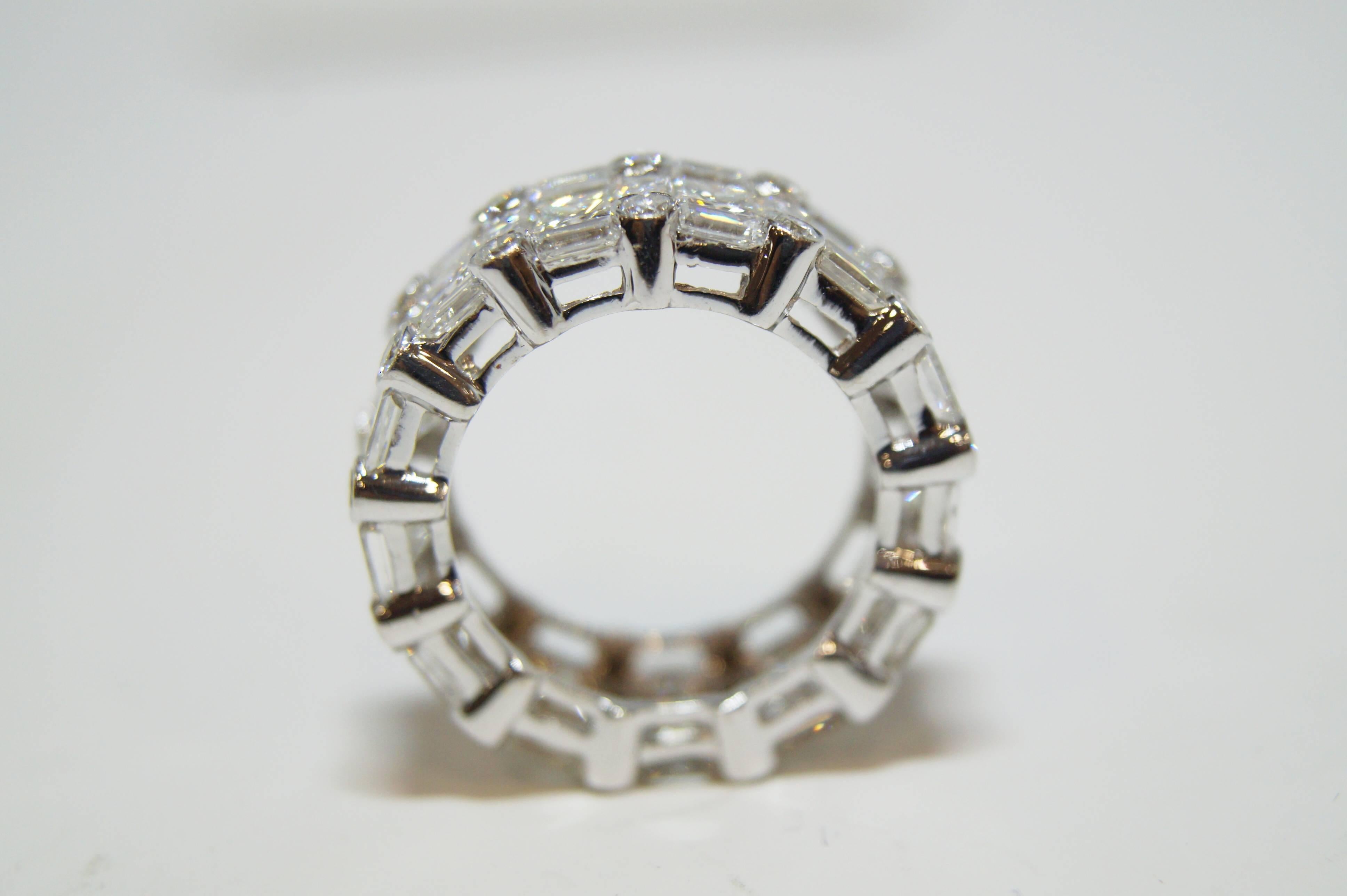 Diamond White Gold Wedding Band In New Condition In New York, NY