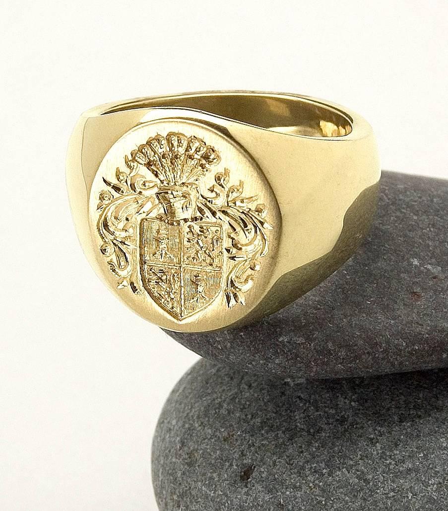 Contemporary Susan Lister Locke The Big Boy Signet Ring in 18 Karat Gold For Sale