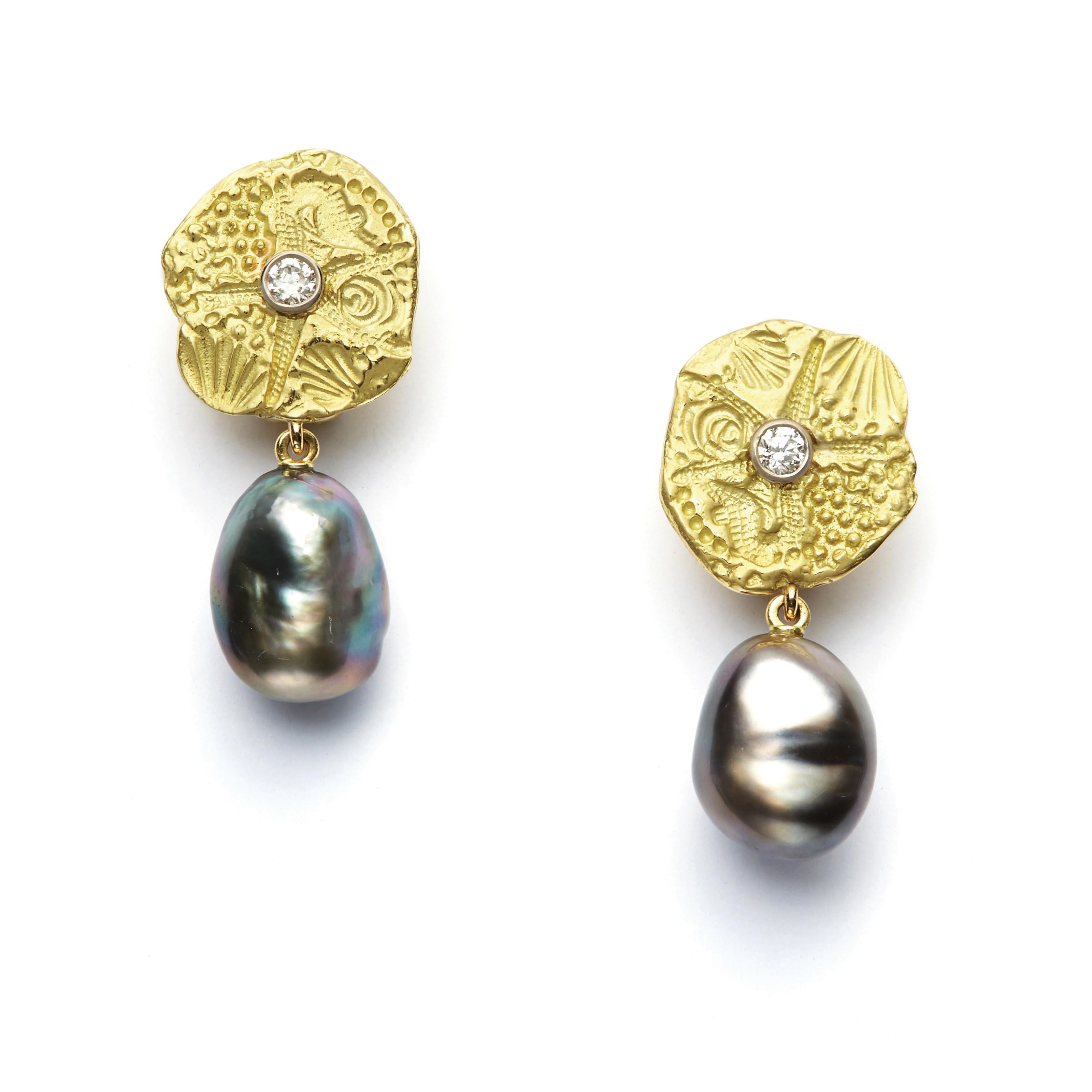 Sea-inspired glamour! These 18 Karat Gold Starfish Disc with Diamond and Tahitian Baroque Pearl Earrings are perfect for any formal occasion.
Available as clip ons or regular

Diamonds G VS 1 .20 Carat
