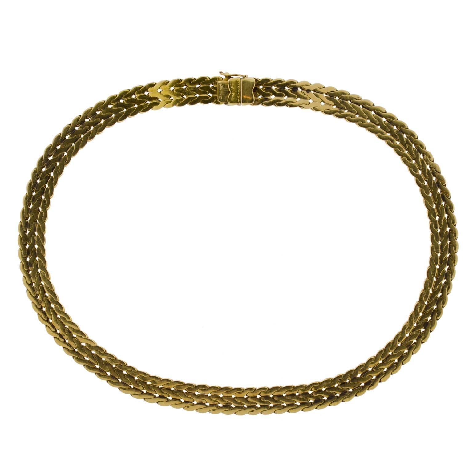 Beautiful braided gold collar necklace in woven 18k yellow gold, signed Buccellati. 15.5