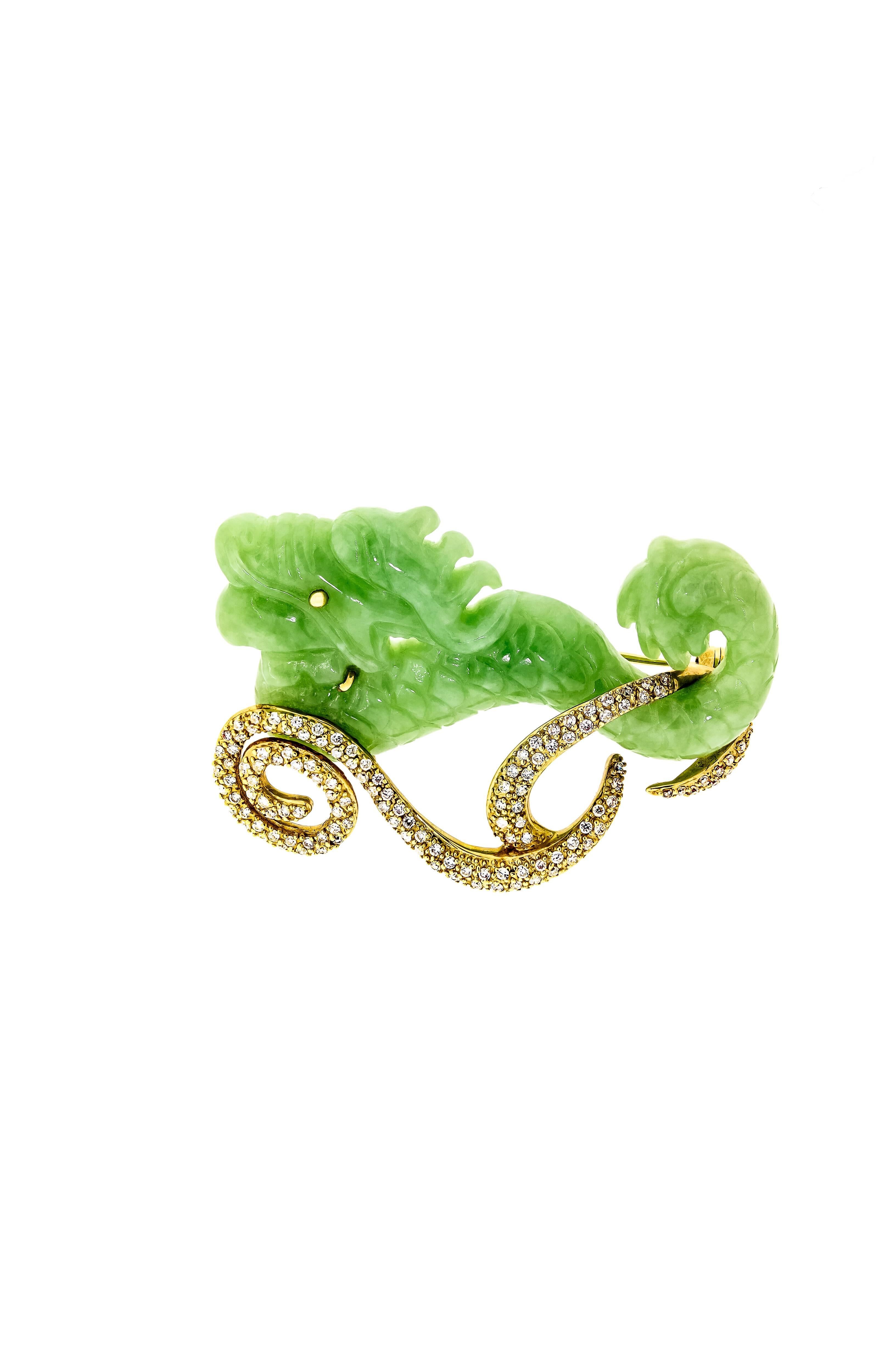  Yellow Gold Jade and Diamond Dragon Brooch In Excellent Condition In Lombard, IL