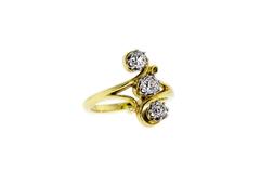 Delightful Art Nouveau Diamond  18K Yellow Gold Ring