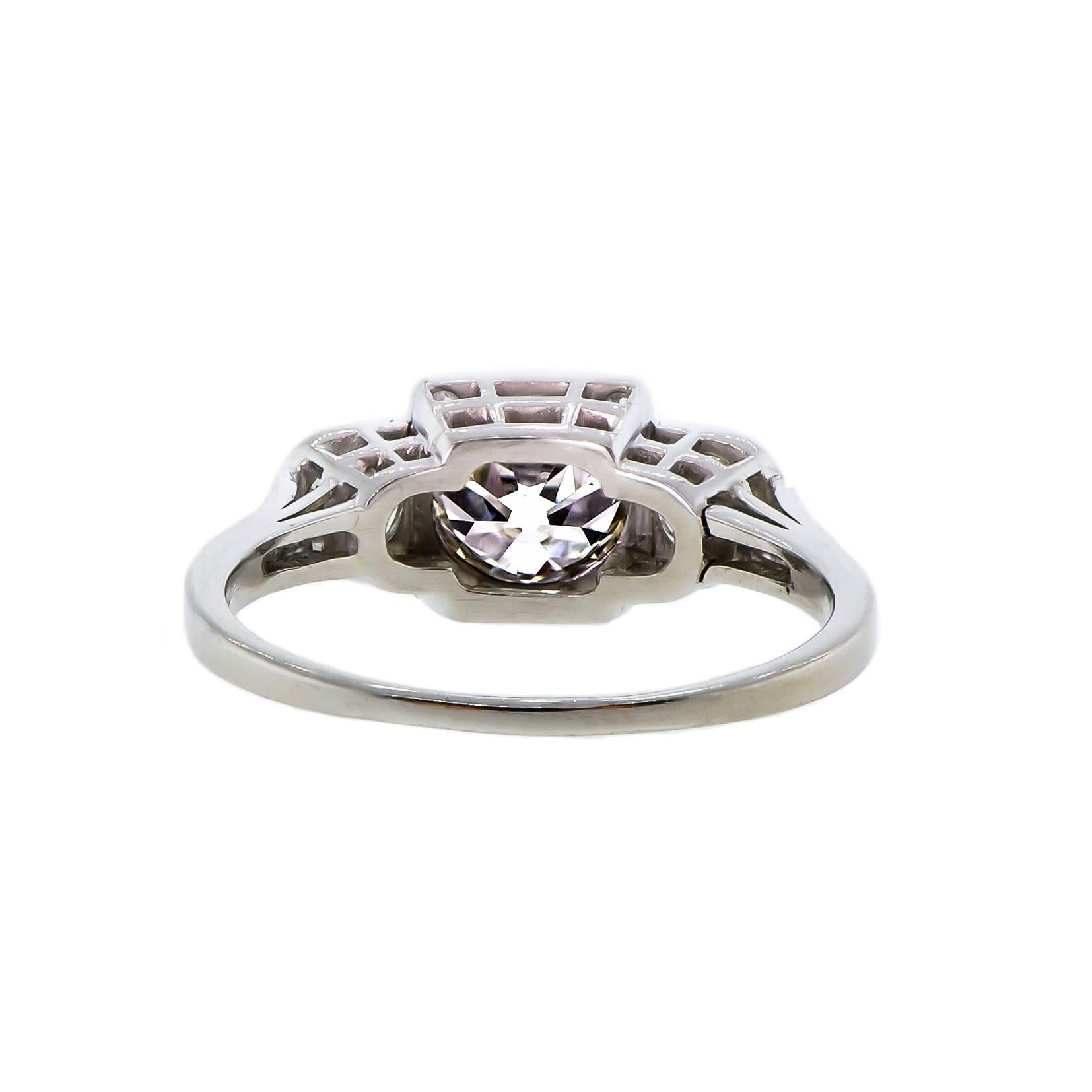 Beautiful Art Deco Platinum Diamond Three-Stone Ring In Excellent Condition In Lombard, IL