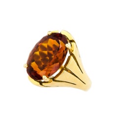 Stylish Vintage 18kt Yellow Gold and Citrine Cocktail Ring