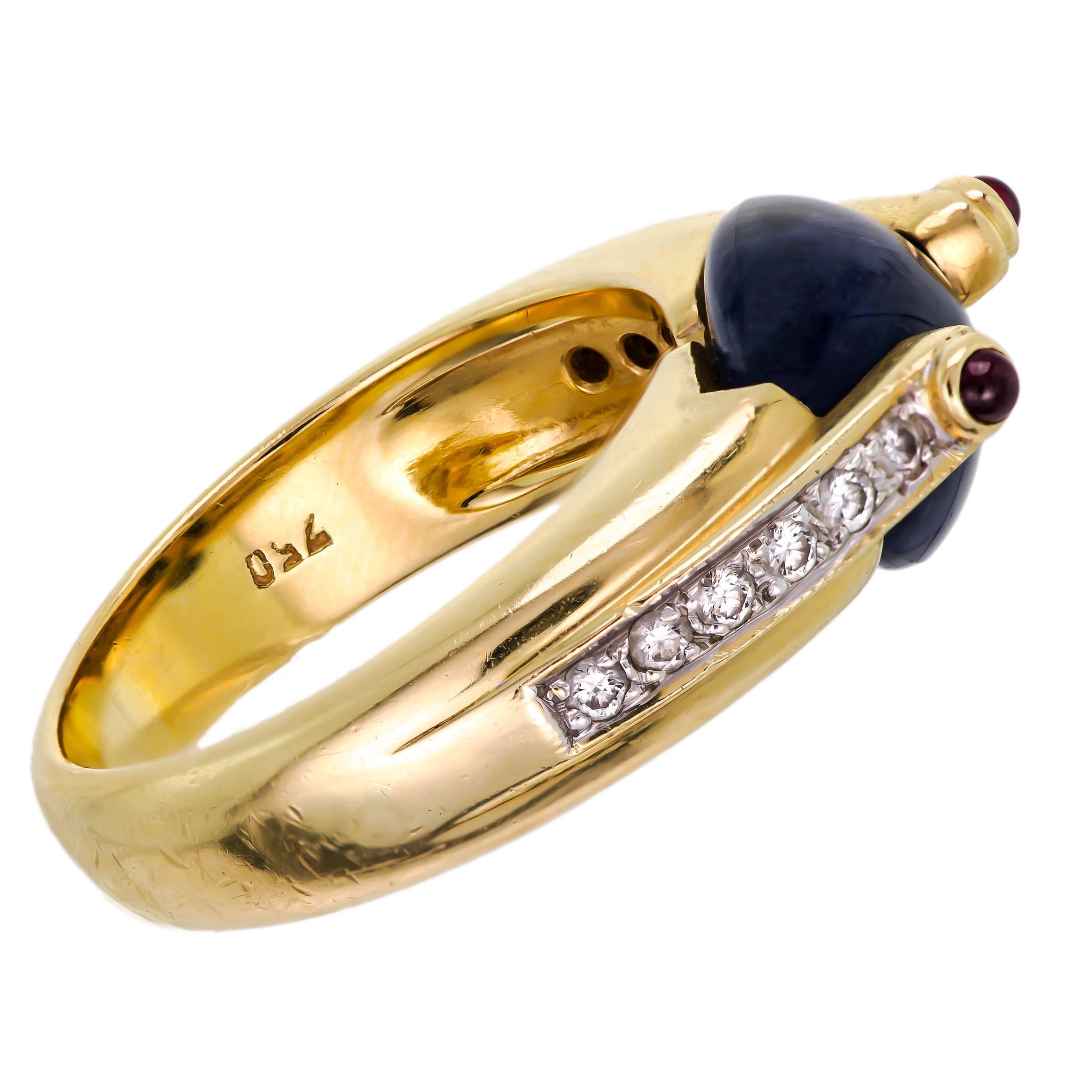 Contemporary 18 Karat Yellow Gold European Sapphire, Diamond and Ruby Ring In Excellent Condition In Lombard, IL