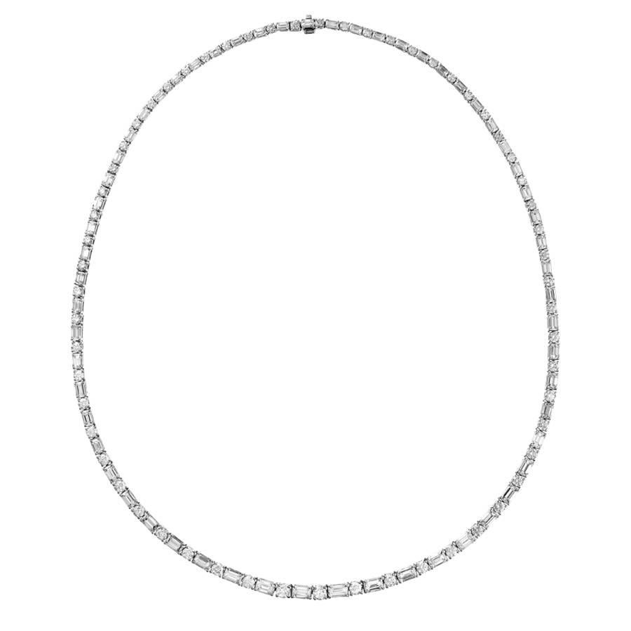Renesim 16.6 Carats Emerald Cut Diamond Gold Collier Necklace For Sale
