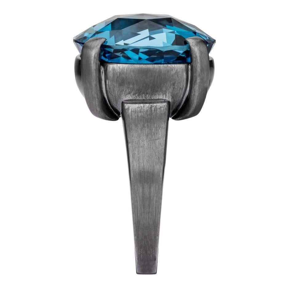 Renesim Blue Topaz Matted Rhodium Plated White Gold Round Ring In New Condition For Sale In Munich, DE