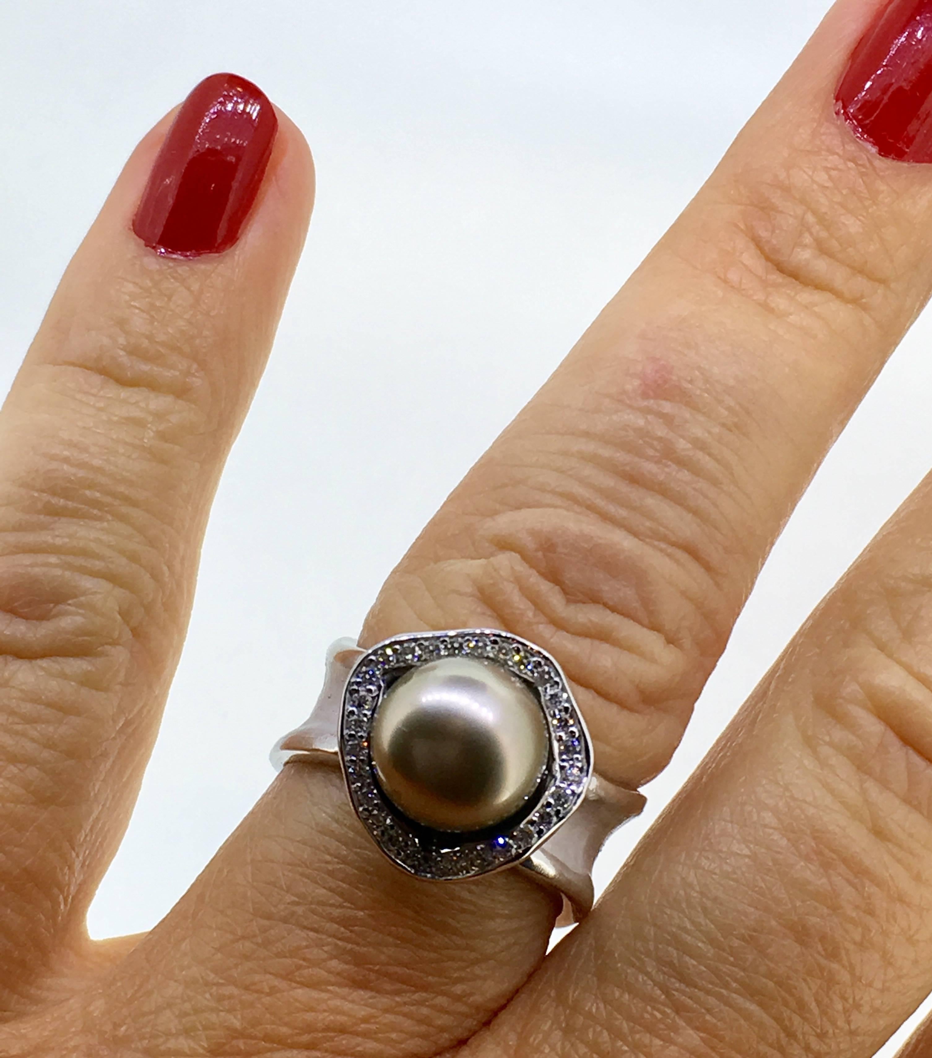 Women's or Men's S. Van Giel Modern Pearl Diamonds Gold Ring For Sale