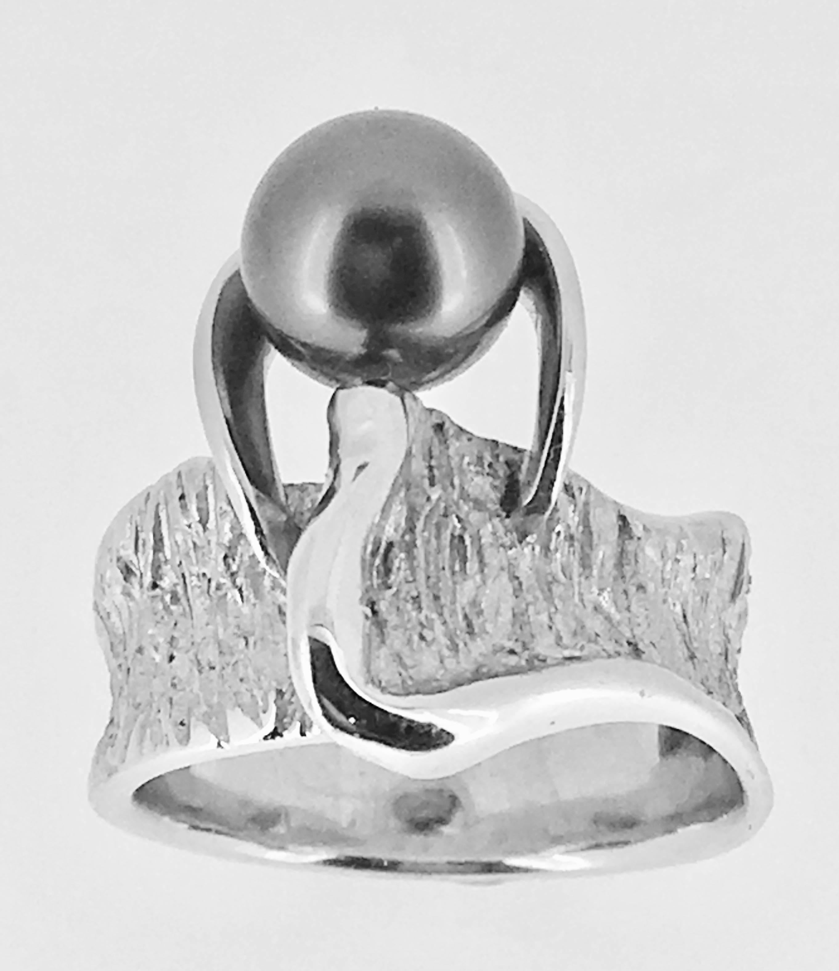 S. Van Giel Modern Gold and Grey Pearl Ring In New Condition For Sale In Antwerpen, BE