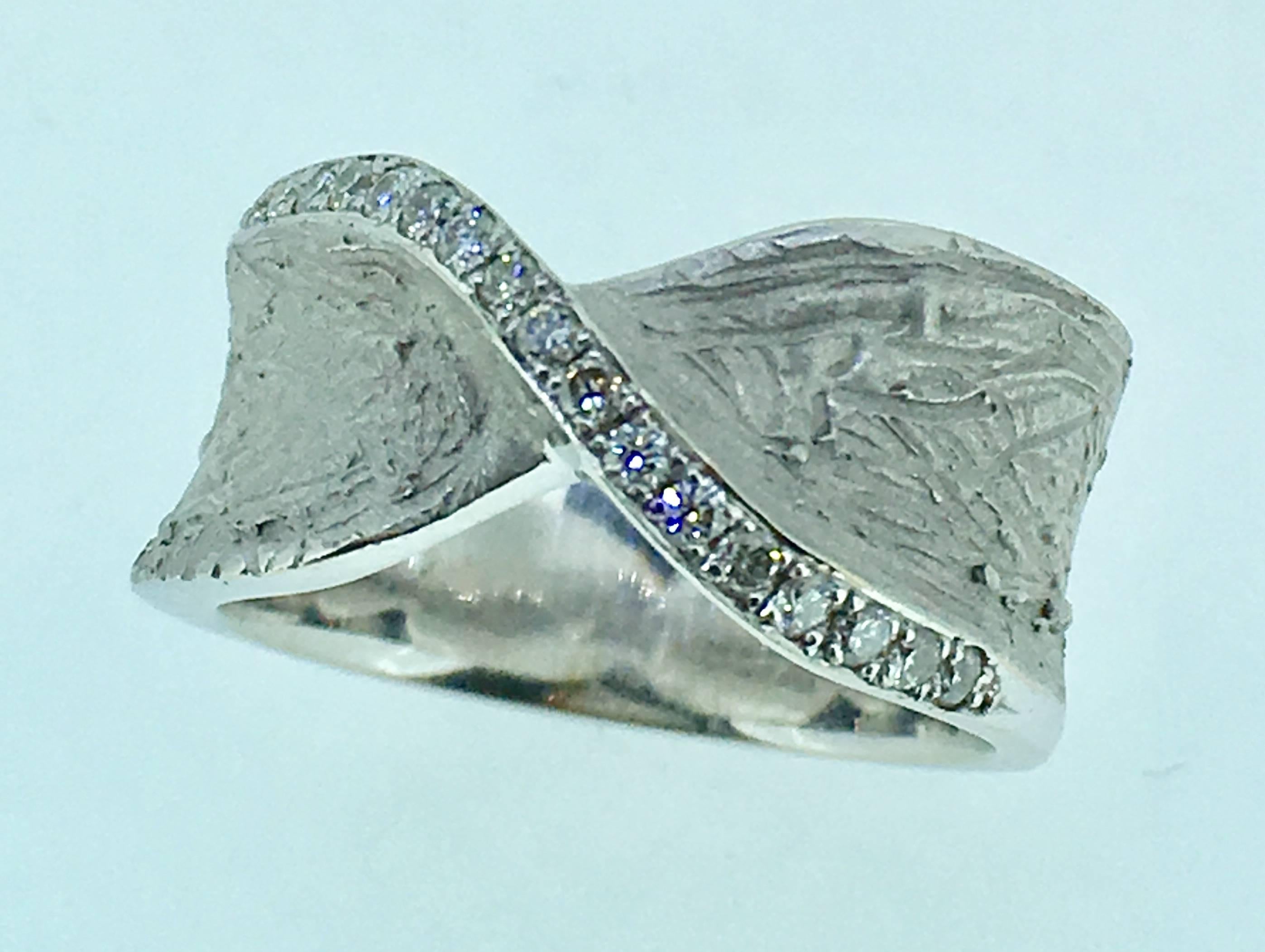 S. Van Giel Diamonds Gold Gothic Wedding Ring In New Condition For Sale In Antwerpen, BE