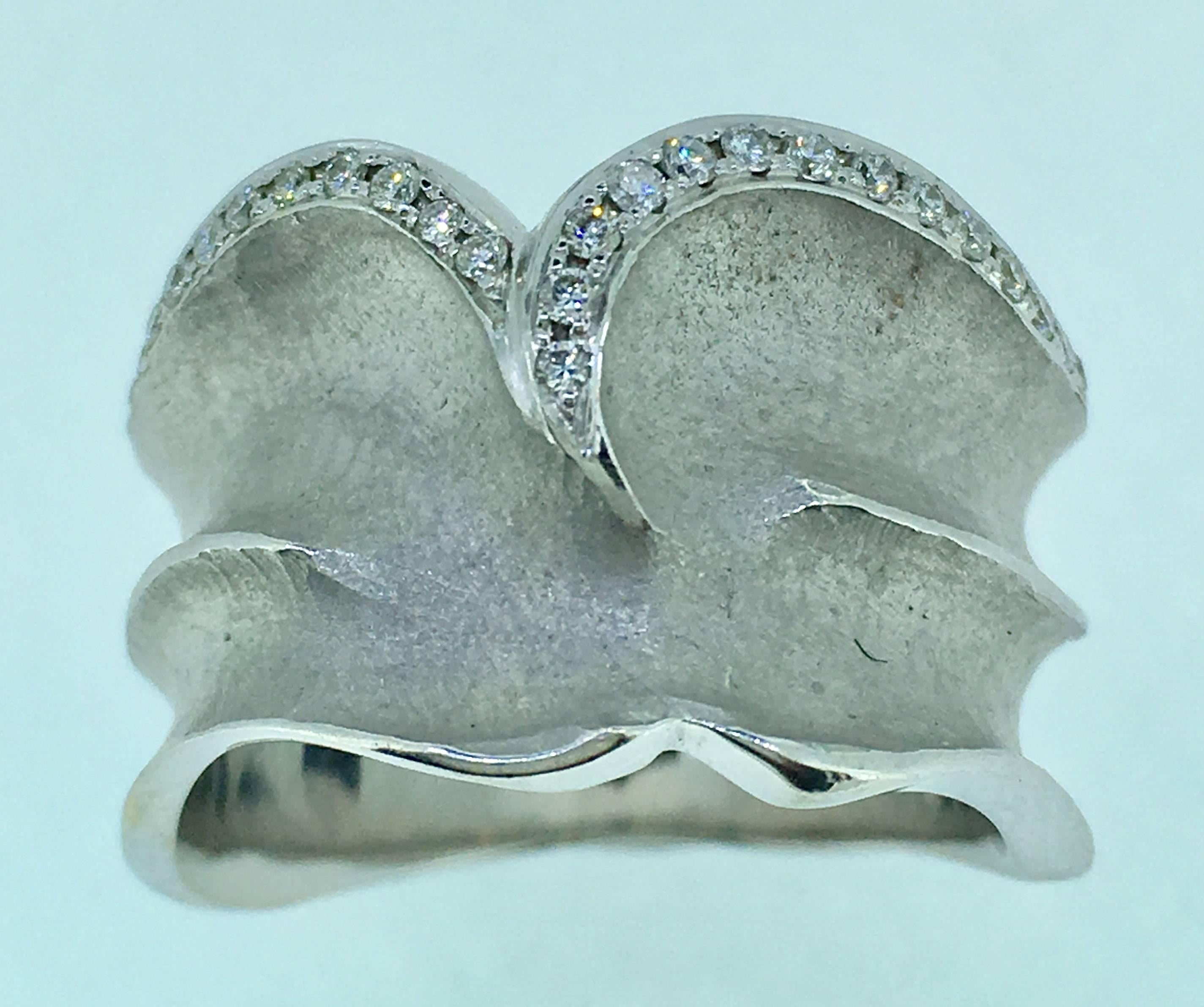 S. Van Giel Diamond Gold Modern Wedding Ring In New Condition For Sale In Antwerpen, BE