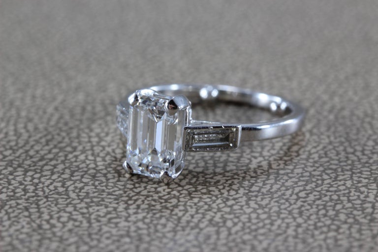 Harry Winston 1.38 Carat Diamond Emerald Cut E/VS1 Gold Engagement Ring