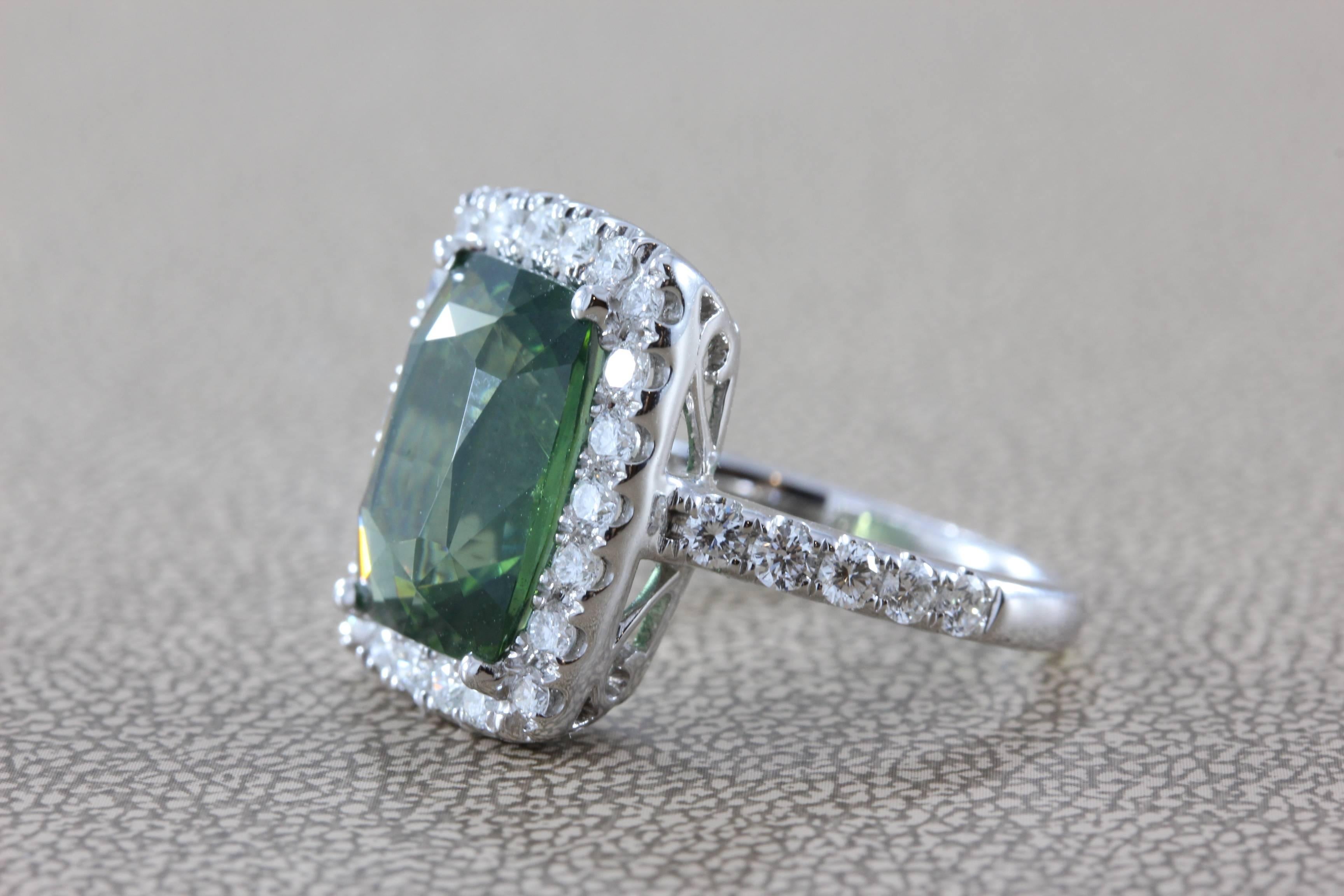 Grüner grüner Zirkon-Diamant-Goldring (Smaragdschliff) im Angebot