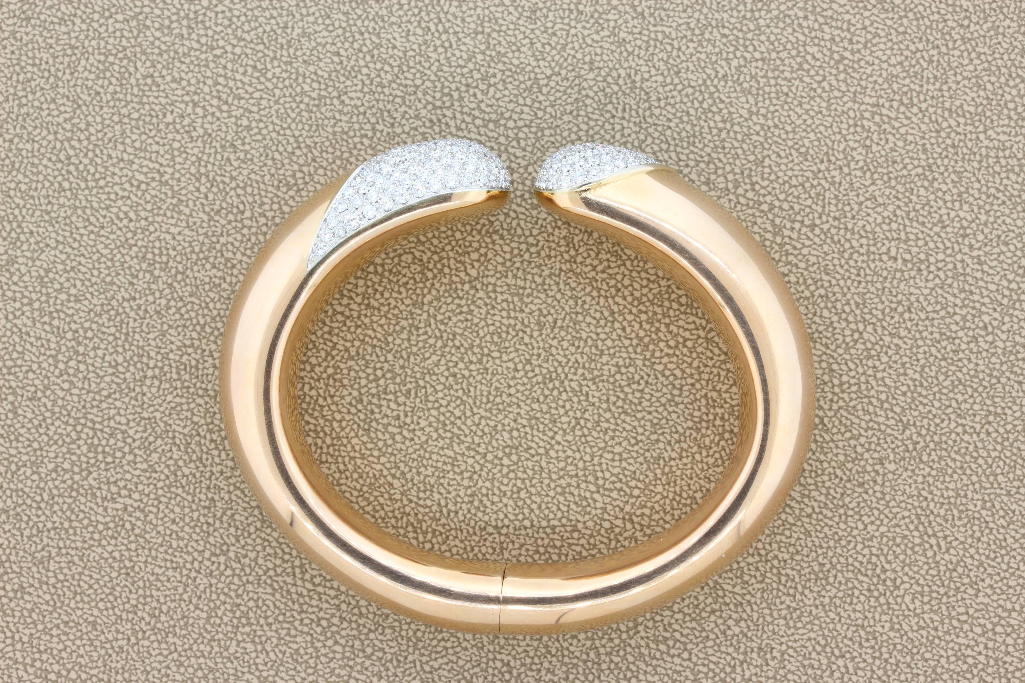 Large Diamond Gold Cuff Bracelet In New Condition For Sale In Beverly Hills, CA