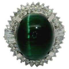 Anello in platino con tourmalina da 10,53 carati e diamanti a corona