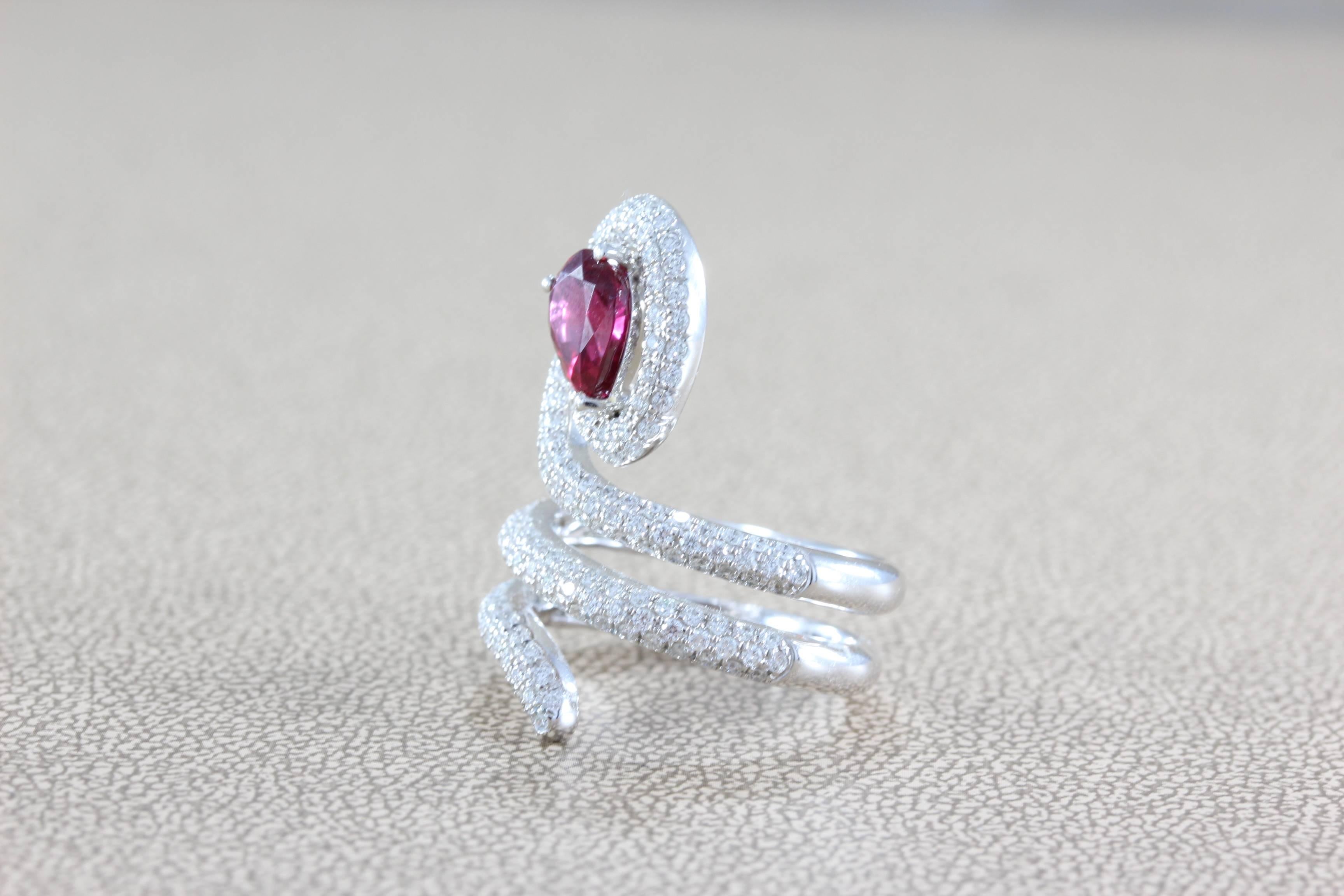 GIA Certified Ruby Diamond Serpentine Gold Ring  In New Condition For Sale In Beverly Hills, CA