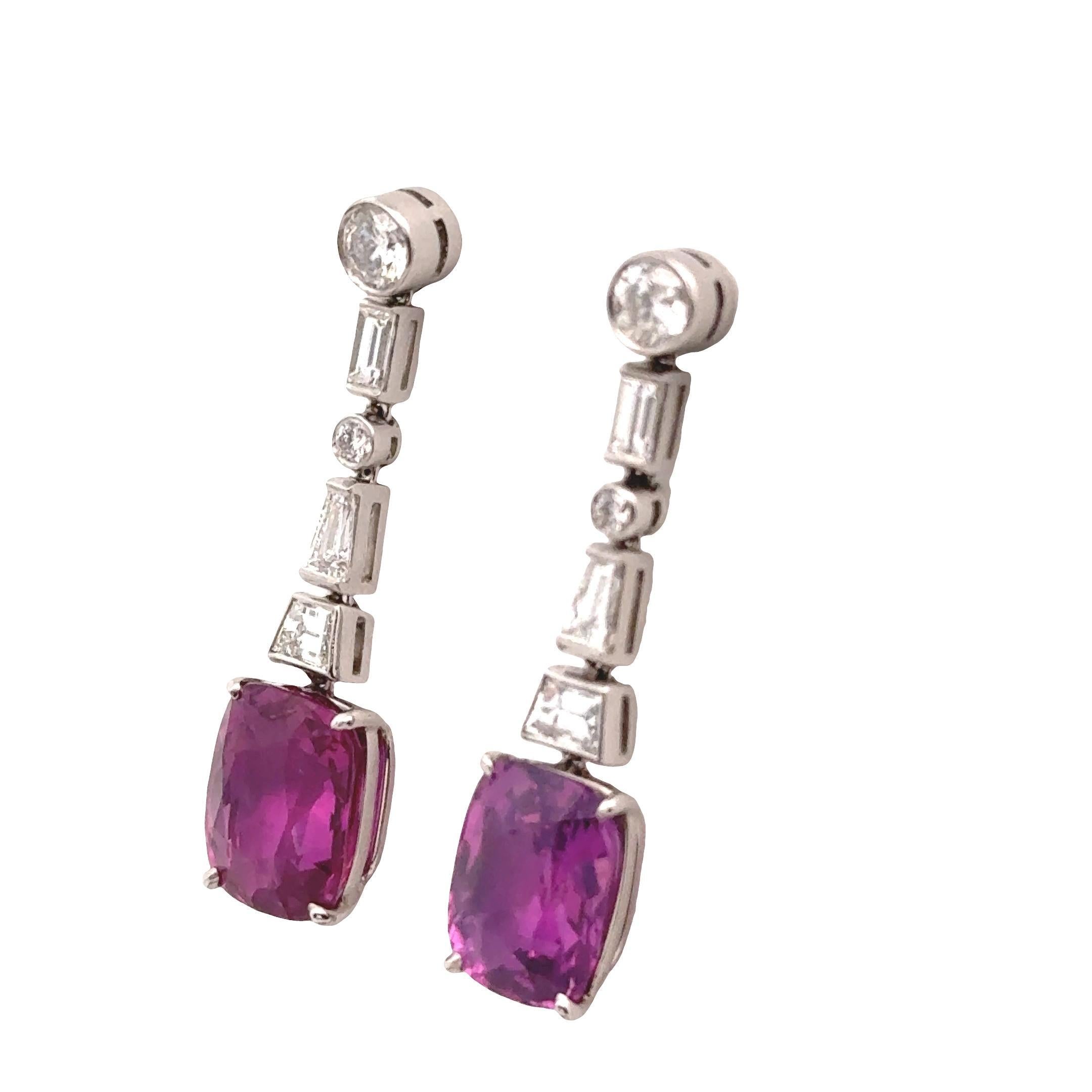 Orecchini in oro bianco 18 carati con diamanti e zaffiri rosa da 4,89 e 4,43 carati, certificati AGL In condizioni ottime in vendita a Beverly Hills, CA