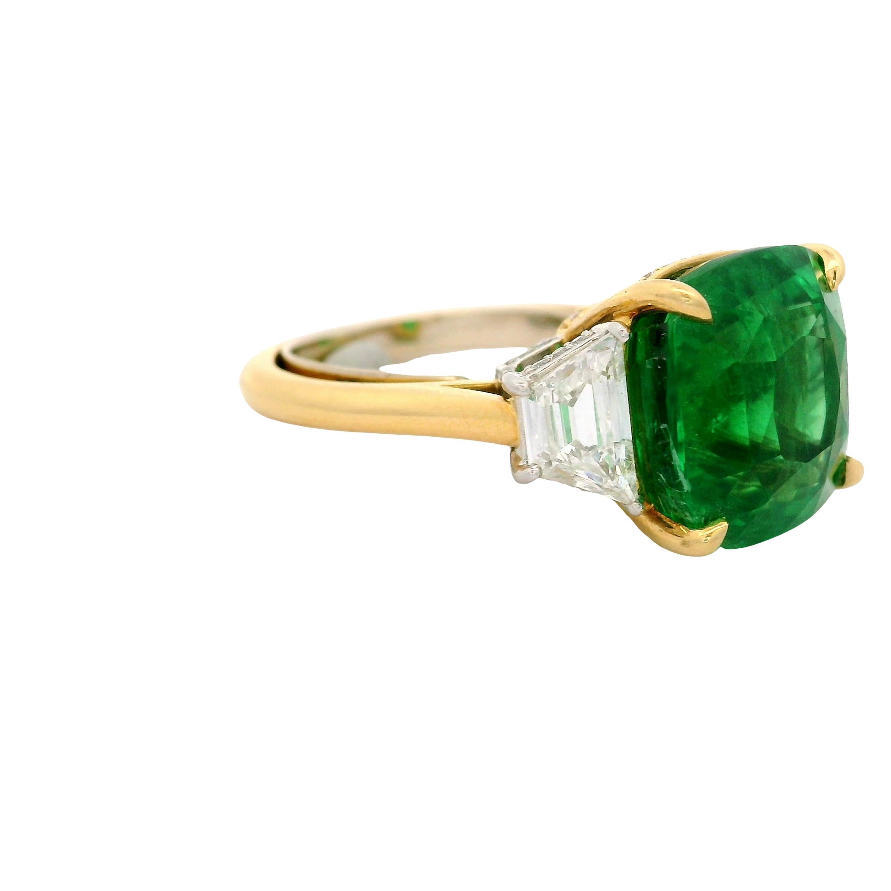 Taglio cuscino Eccezionale anello d'oro con granato tsavorite e diamante da 12,55 carati in vendita
