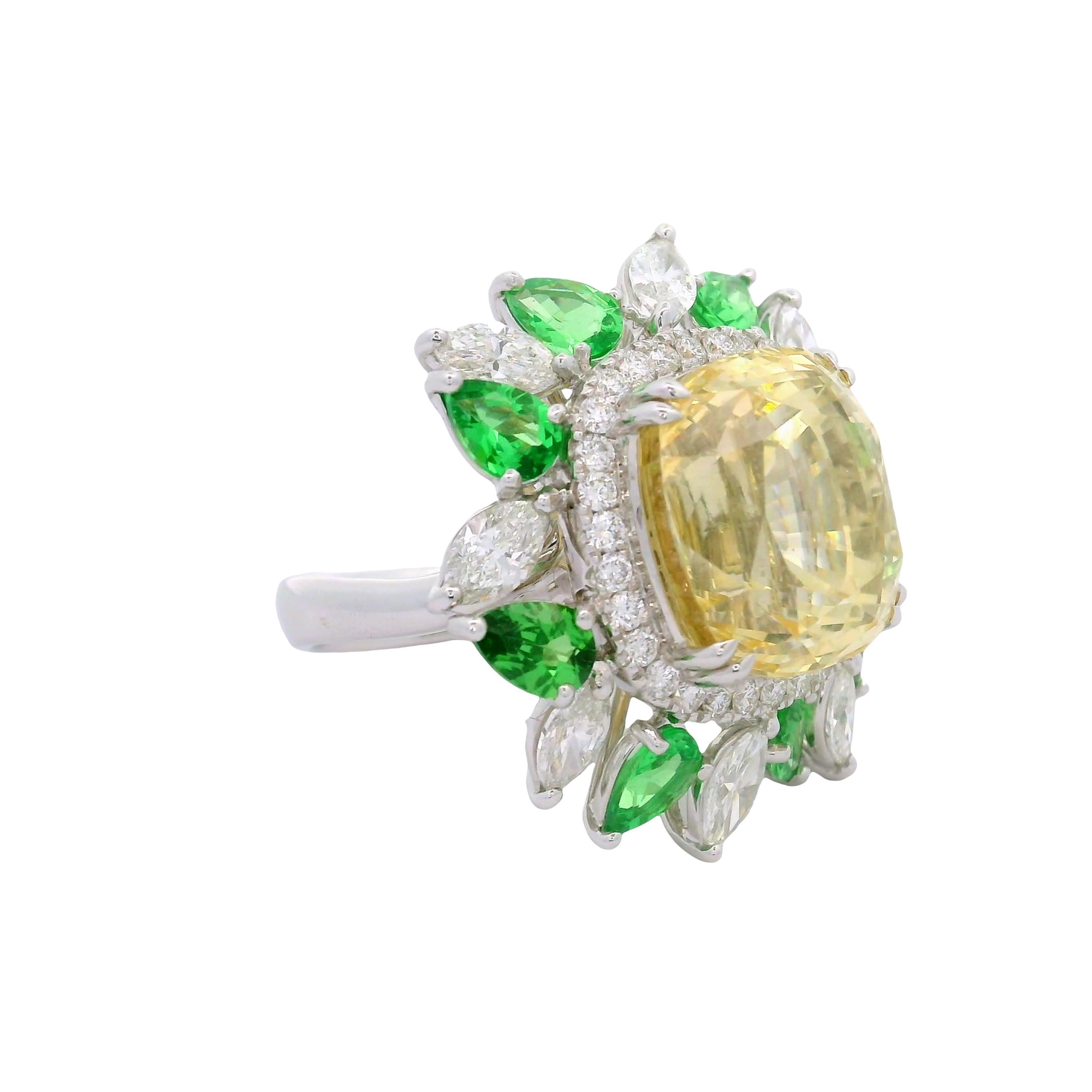 17,73ct Gelb Saphir Diamant Tsavortite 18k Weißgold Ring, AIGS No-Heat (Kissenschliff) im Angebot