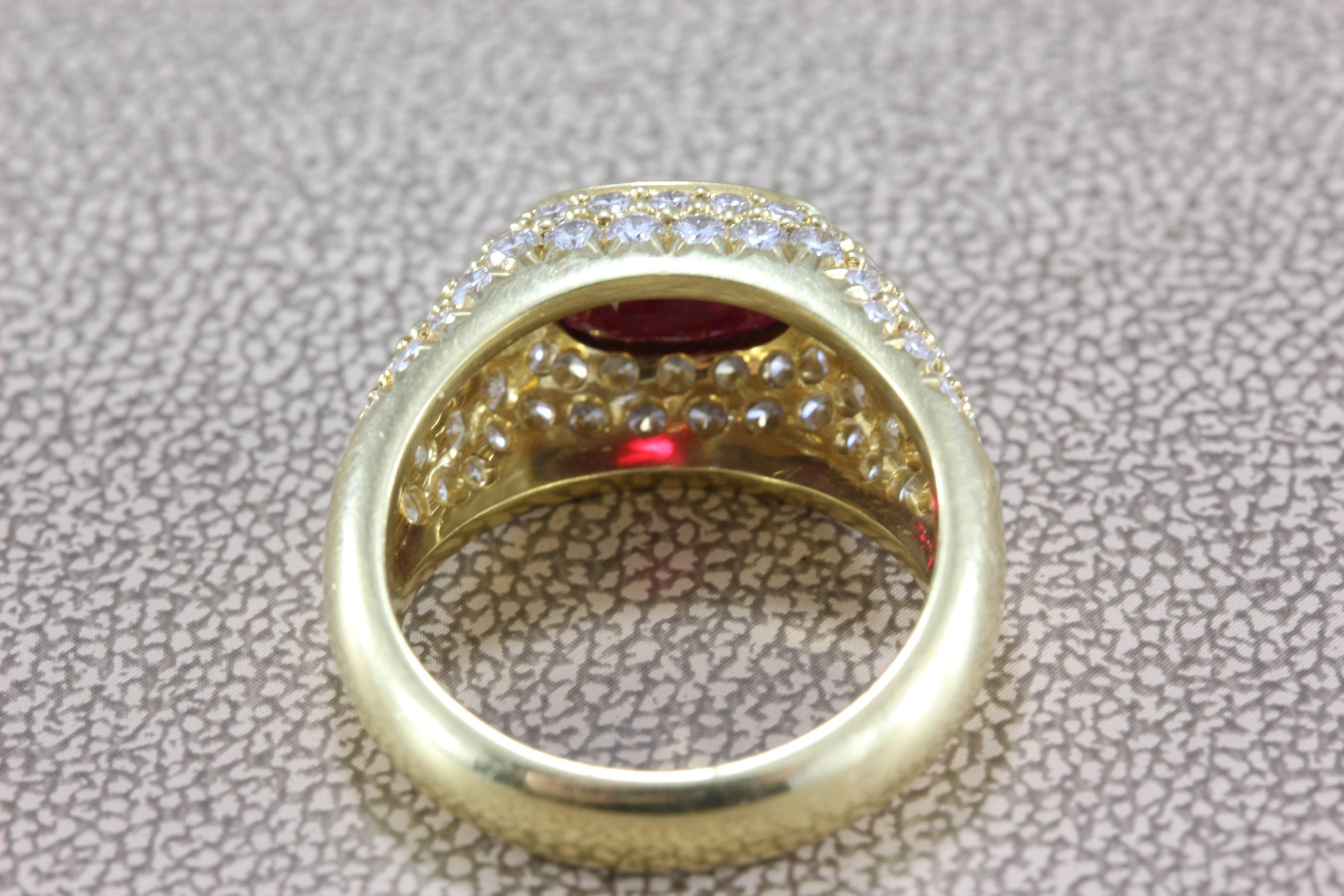 Cocktailring mit Rubin und Diamant in Gold im Angebot 1