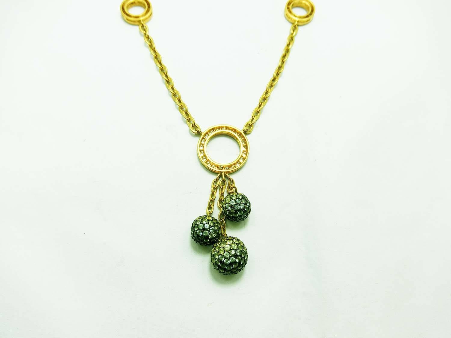 18K White gold Three Balls Necklace with Green, Yellow Sapphire and Diamond In New Condition For Sale In Bangkok, TH